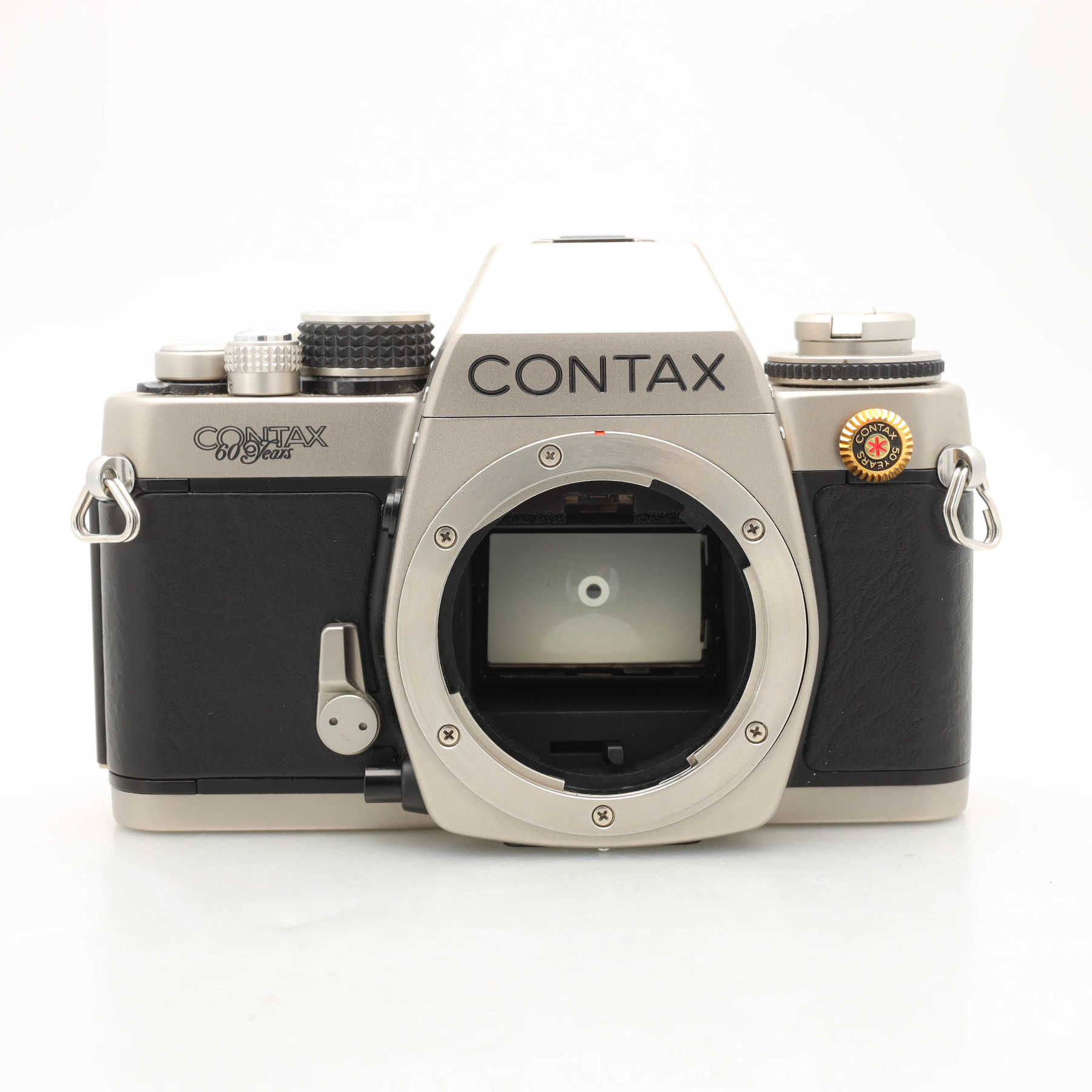 Contax S2 "60 Years" с объективом Zeiss 50mm f/1.7 Contax S2 "60 Years" с объективом Zeiss 50mm f/1.7