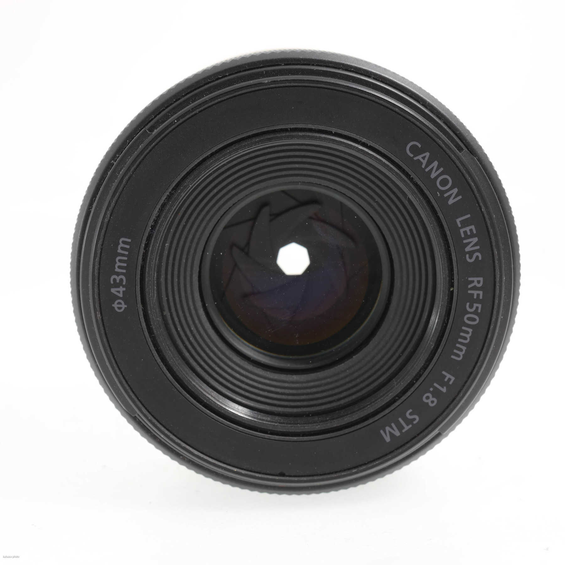 Canon RF 50mm f/1.8 STM Canon RF 50mm f/1.8 STM