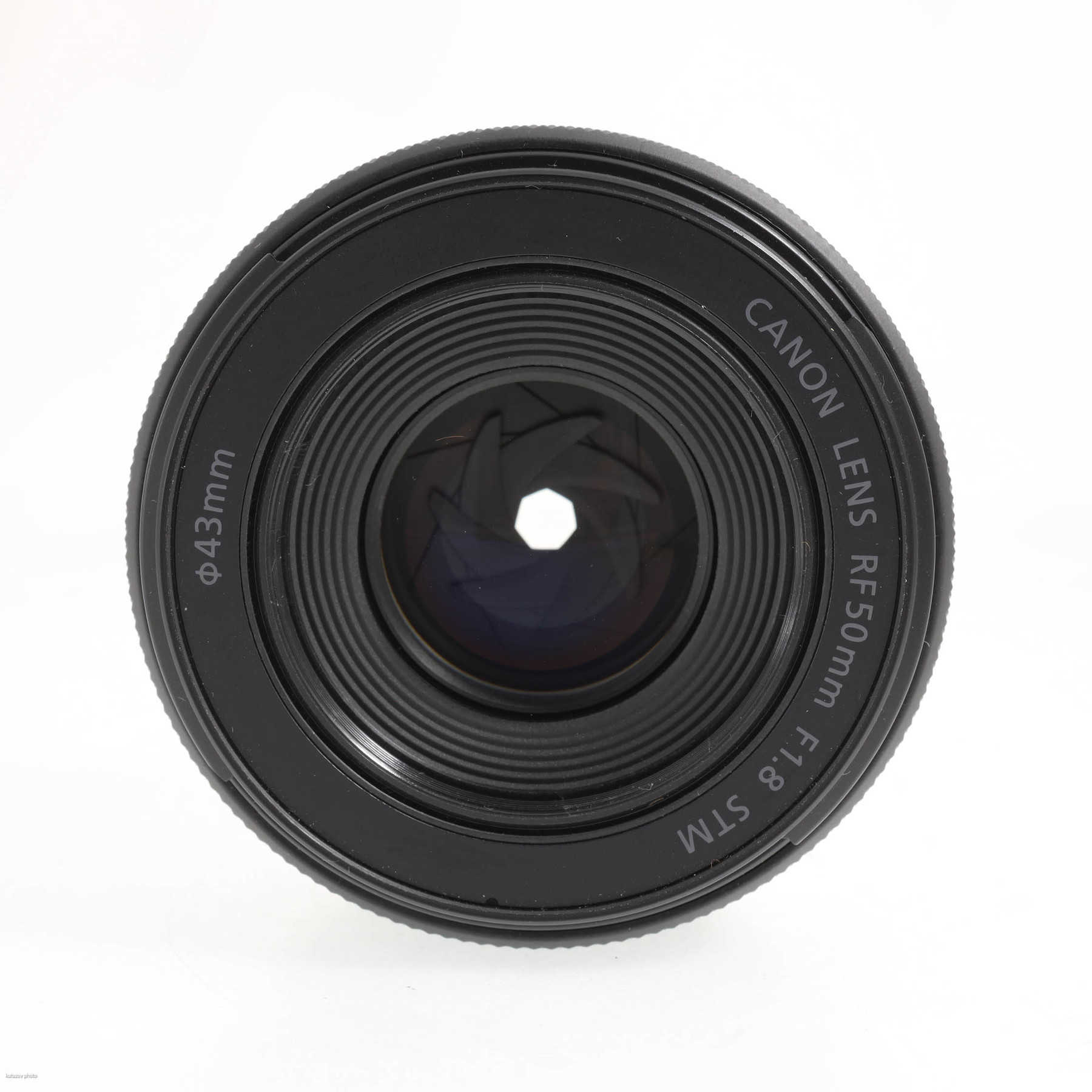 Canon RF 50mm f/1.8 STM Canon RF 50mm f/1.8 STM