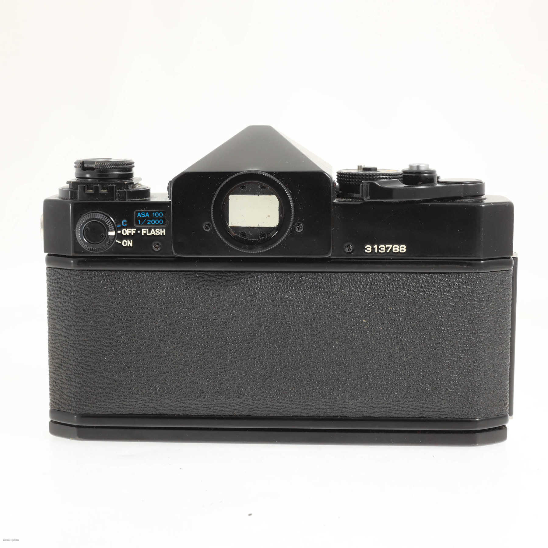Canon F-1 с объективом FD 50mm f/1.4 Canon F-1 с объективом FD 50mm f/1.4