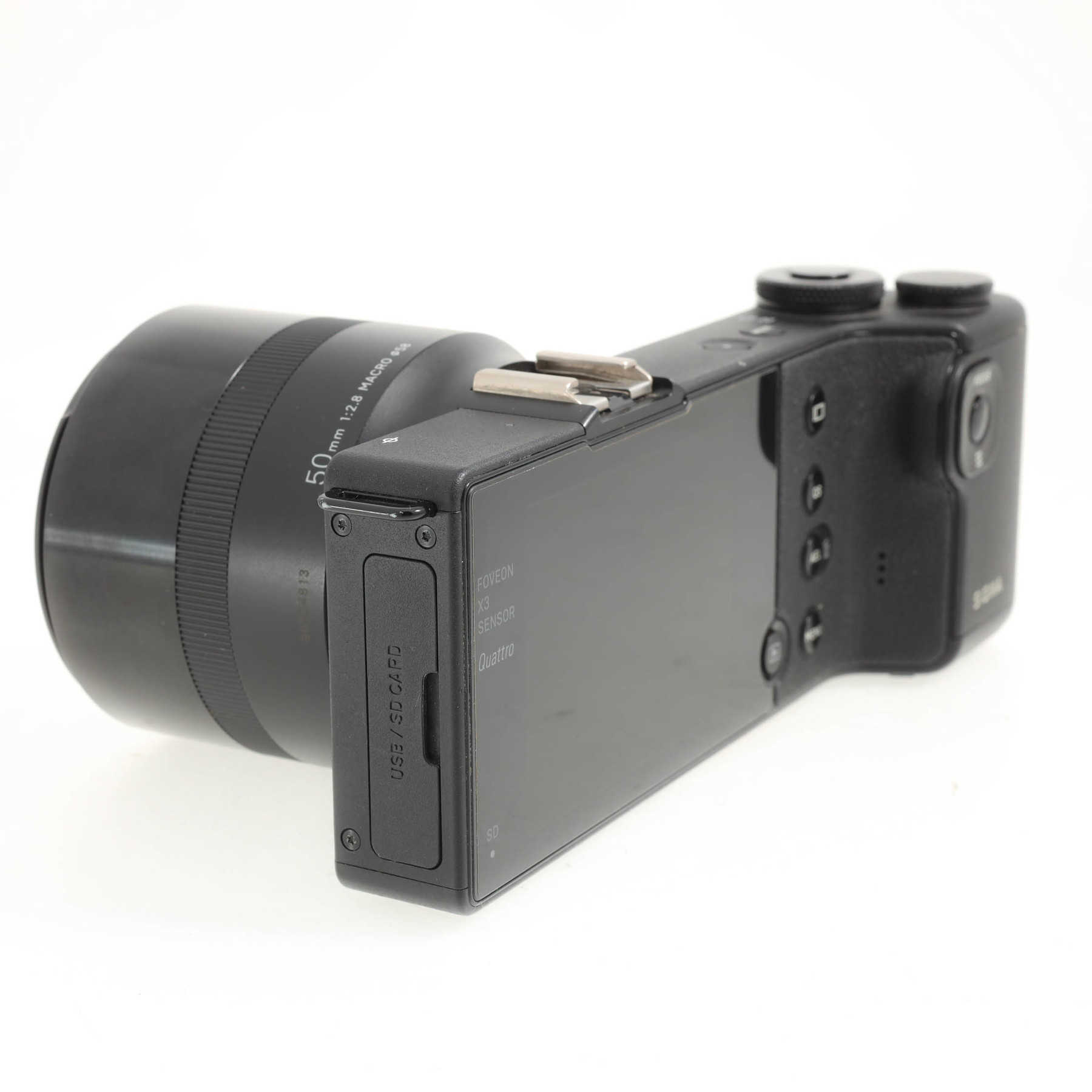 Sigma DP3 Quattro с 1,2х телеконвертером Sigma DP3 Quattro с 1,2х телеконвертером