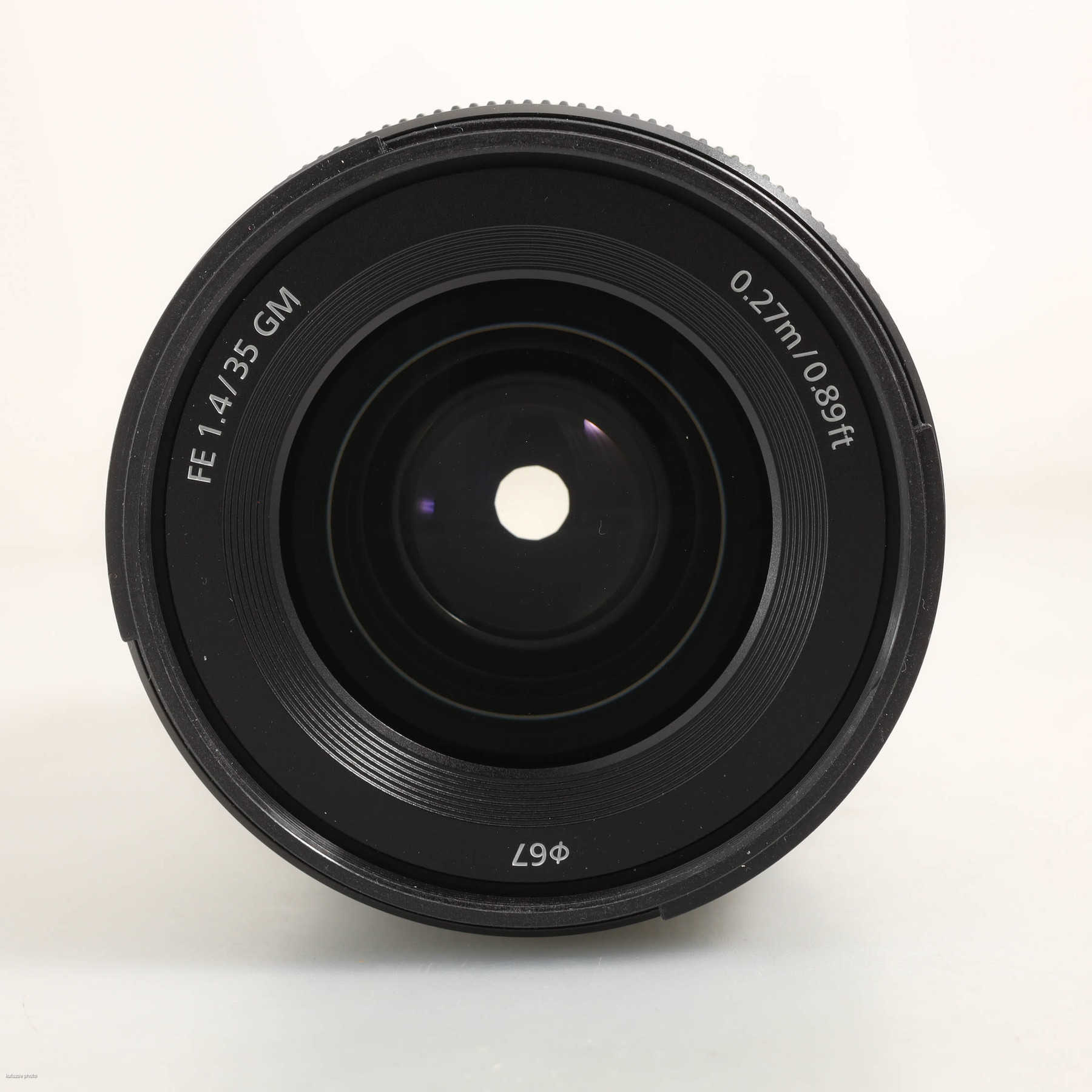 Sony FE 35mm f/1.4 GM Sony FE 35mm f/1.4 GM