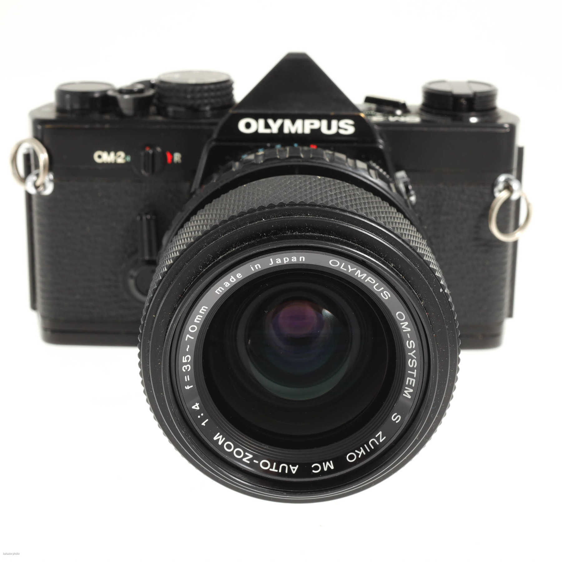 Olympus OM-2n с объективом 35-70mm f/4 S Zuiko MC и моторным приводом Winder 1 Olympus OM-2n с объективом 35-70mm f/4 S Zuiko MC и моторным приводом Winder 1