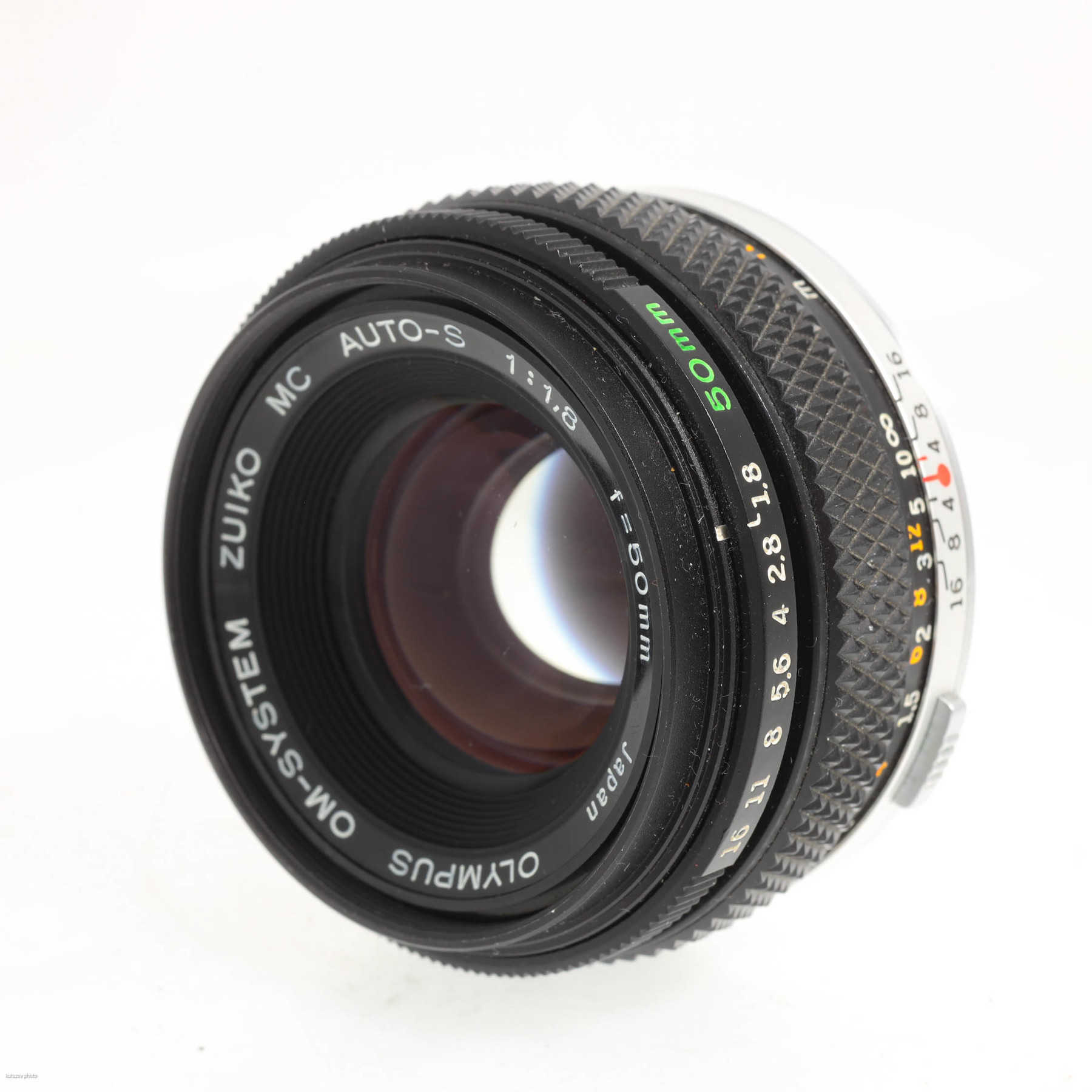 Olympus OM-3 с объективом 50mm f/1.8 Zuiko Auto-S Olympus OM-3 с объективом 50mm f/1.8 Zuiko Auto-S