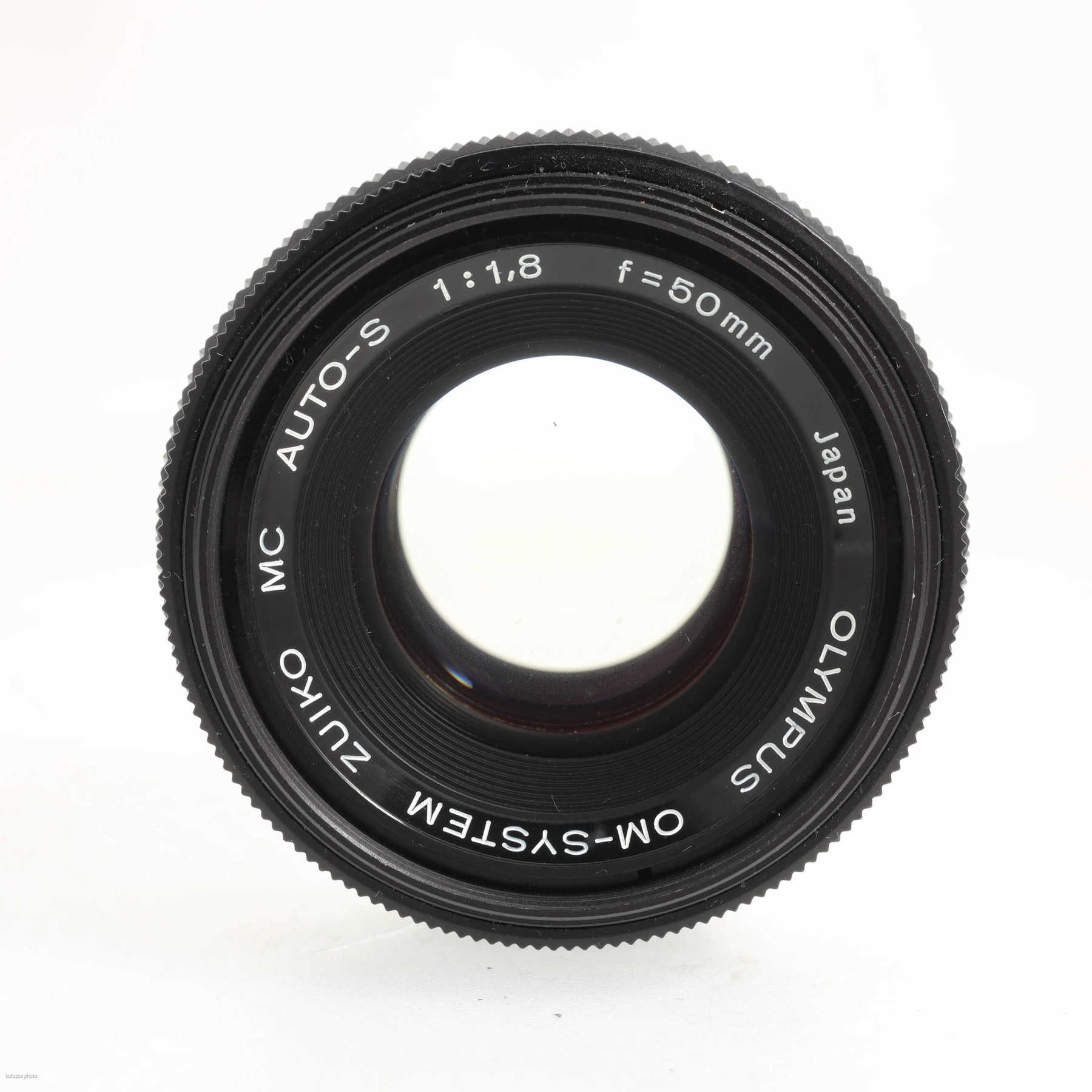 Olympus OM-3 с объективом 50mm f/1.8 Zuiko Auto-S Olympus OM-3 с объективом 50mm f/1.8 Zuiko Auto-S