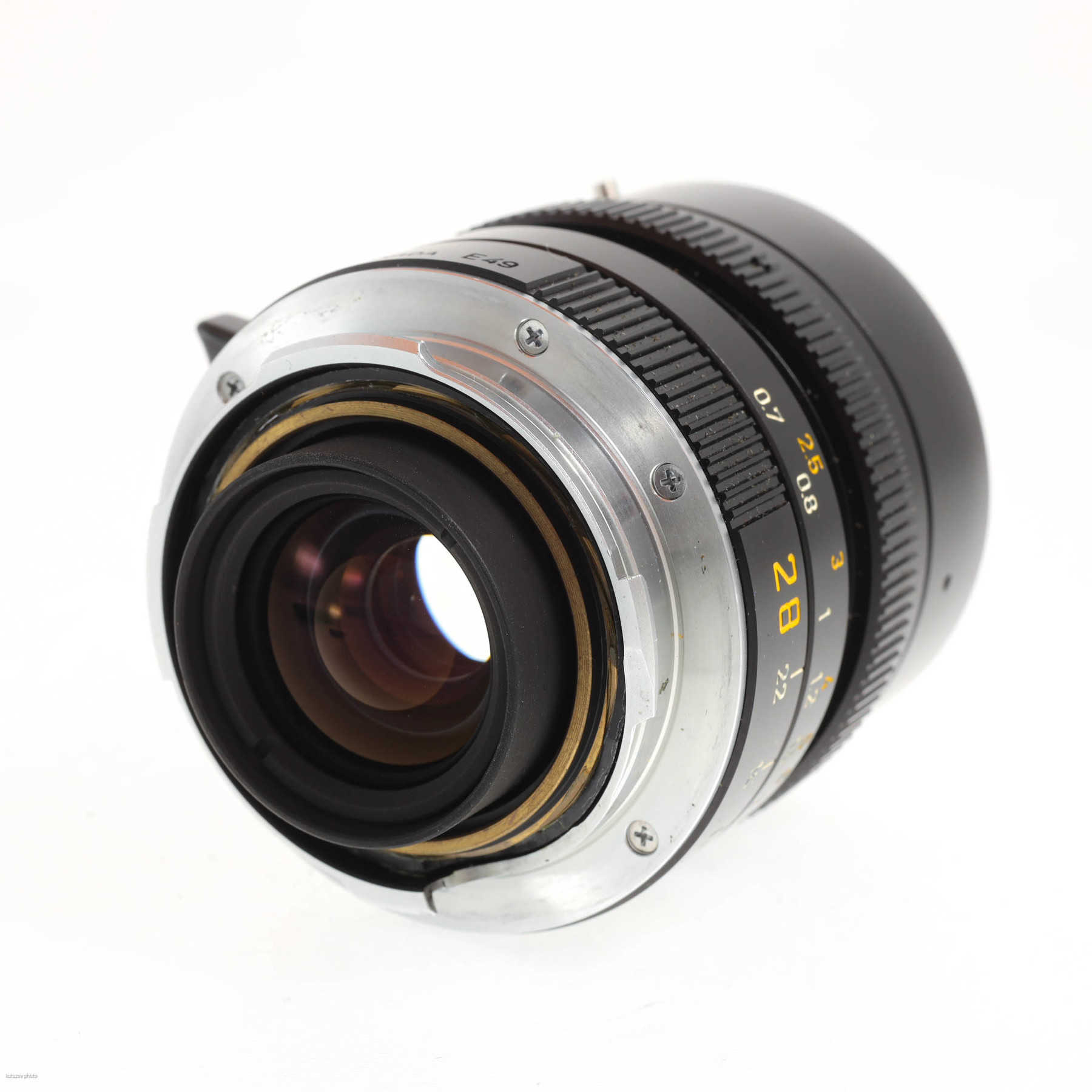 Leica 28mm f/2.8 Elmarit-M (III) Leica 28mm f/2.8 Elmarit-M (III)
