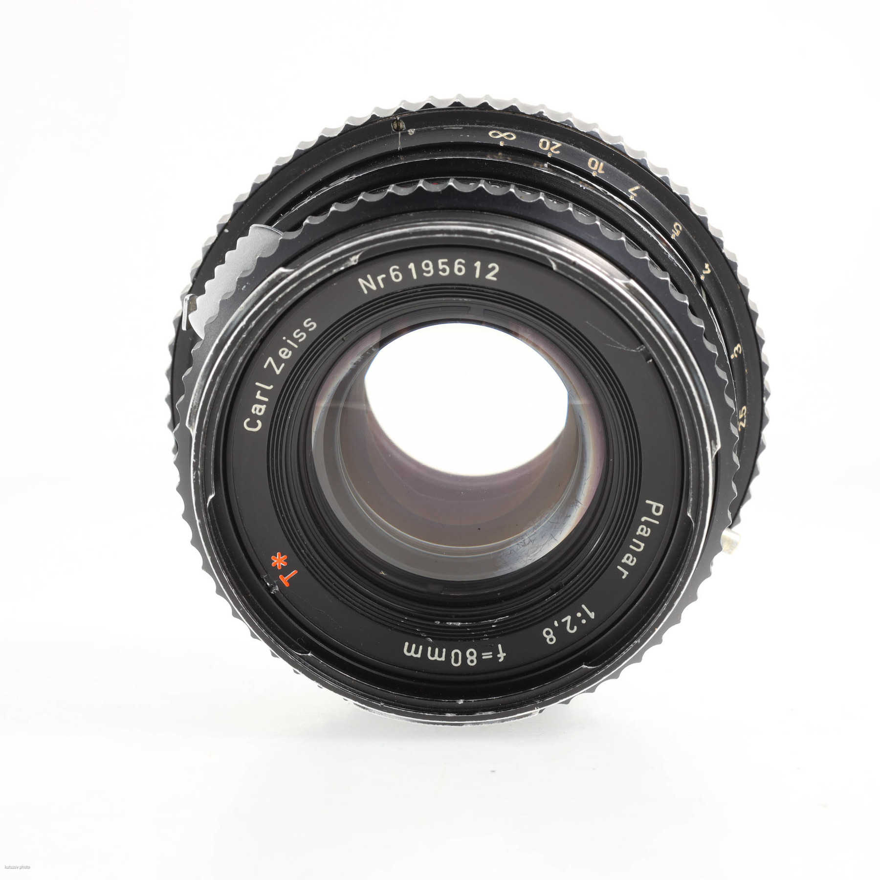 Hasselblad 503CXi с объективом 80mm f/2.8 T* Zeiss Planar Hasselblad 503CXi с объективом 80mm f/2.8 T* Zeiss Planar