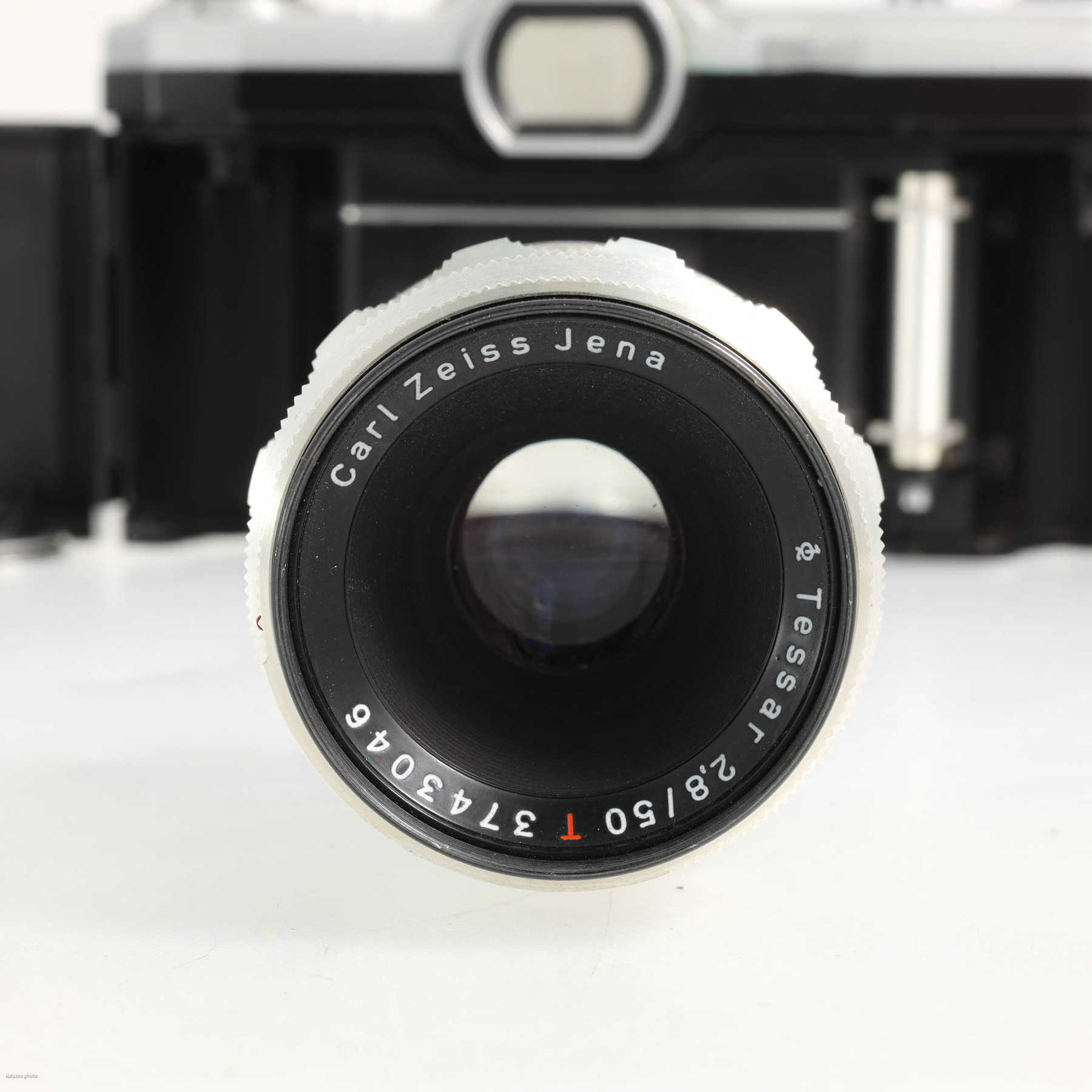 Carl Zeiss Jena (ГДР) Contax D с объективом 50mm f/2.8 T Carl Zeiss Jena Tessar Carl Zeiss Jena (ГДР) Contax D с объективом 50mm f/2.8 T Carl Zeiss Jena Tessar