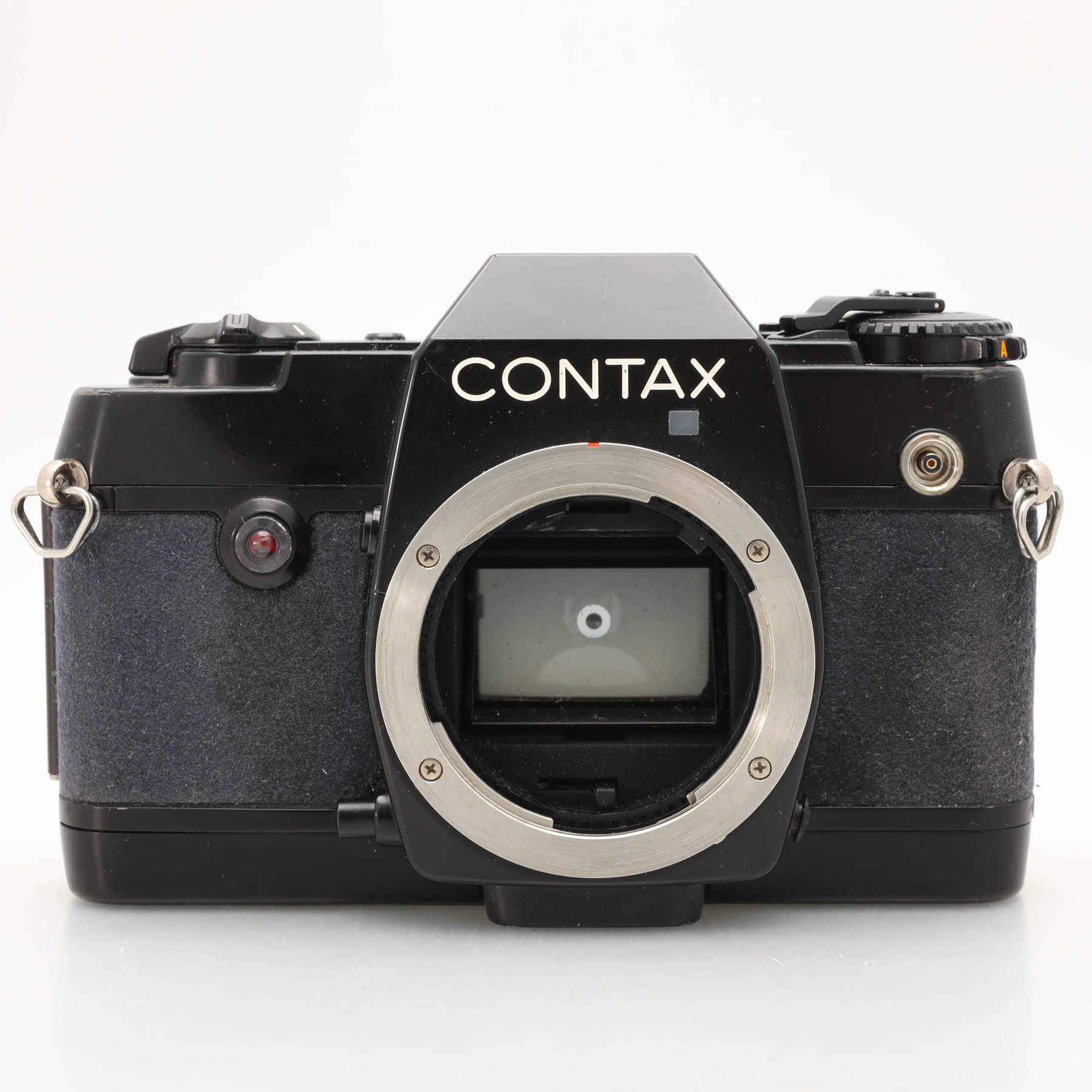 Contax 137 MA Quatz с объективом Yashica 50mm f/2 ML Contax 137 MA Quatz с объективом Yashica 50mm f/2 ML