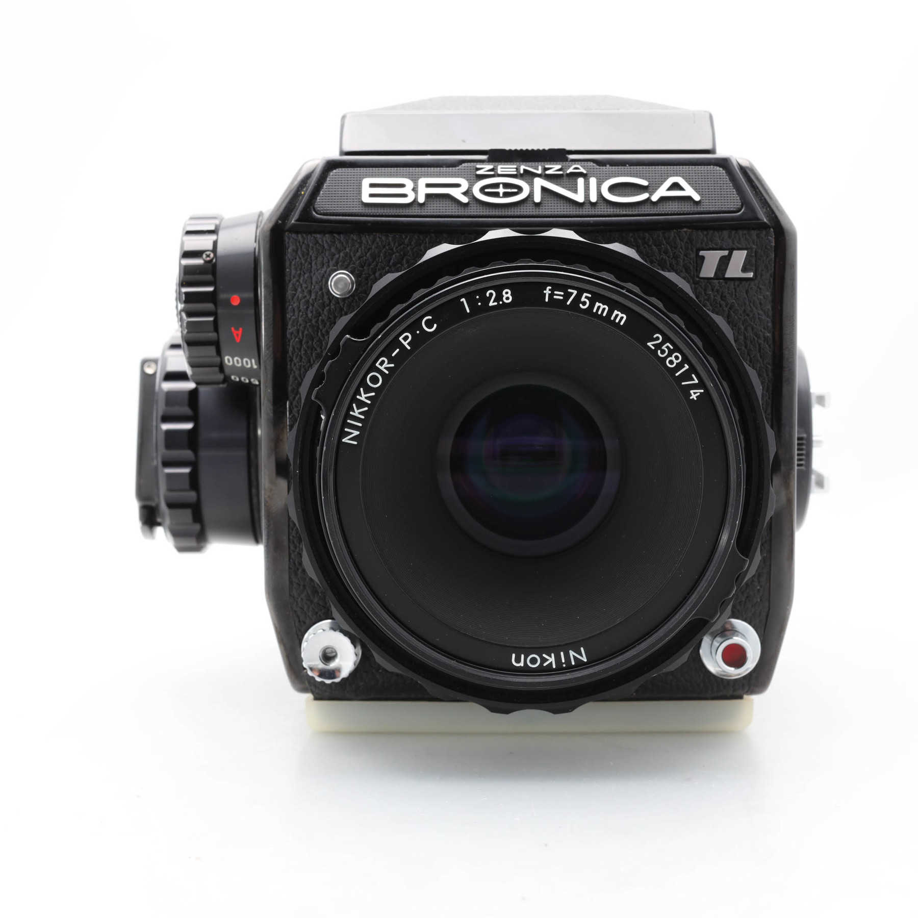 Bronica EC-TL II + 75mm f/2.8 Nikkor-P | Kutuzov Photo