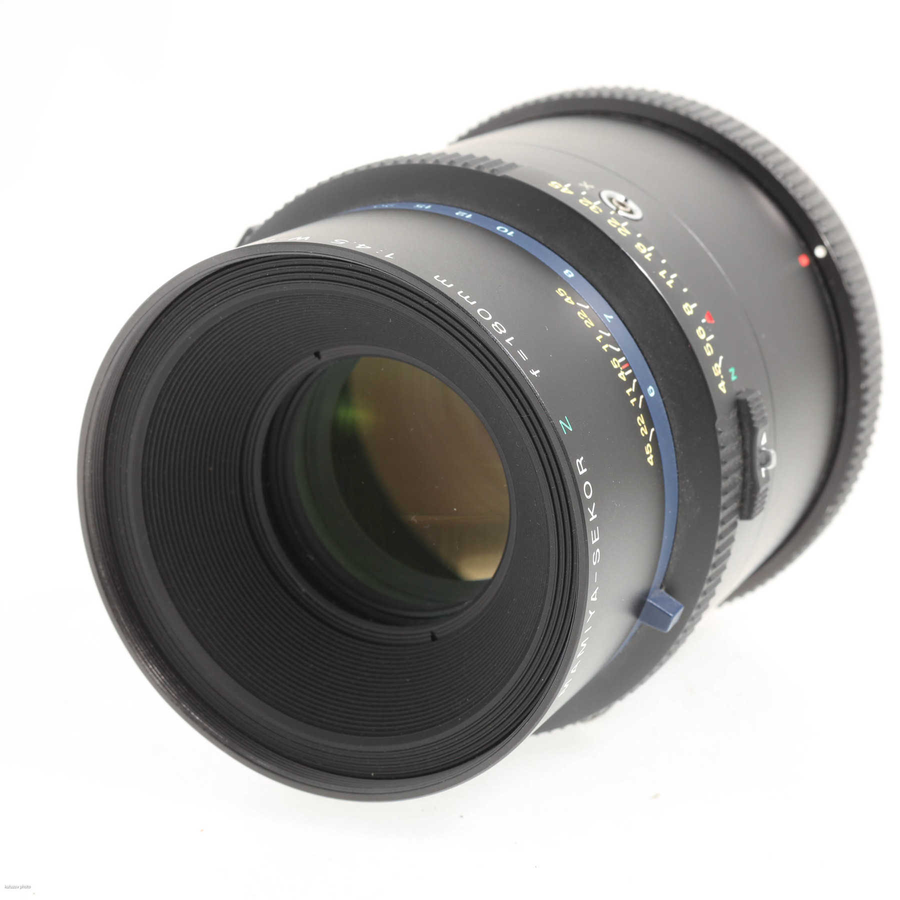 Mamiya RZ67 PRO с объективом Z 180mm f/4.5 W-N и призменным AE видоискателем Mamiya RZ67 PRO с объективом Z 180mm f/4.5 W-N и призменным AE видоискателем