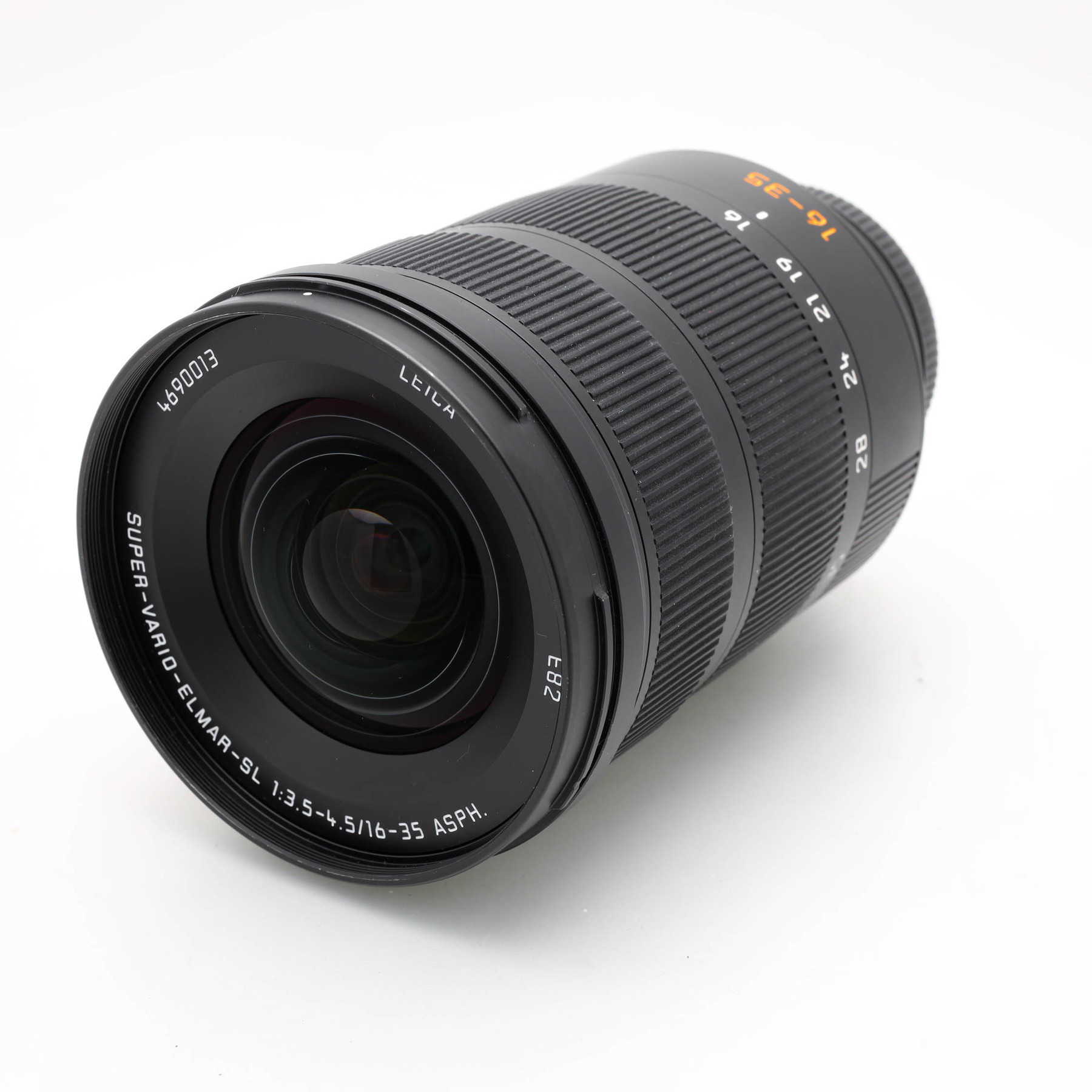 Leica Super Vario Elmar SL 16 35mm f/3.5 4.5 ASPH vs Samyang 24mm T1.5 VDSLR ED AS IF UMC II
