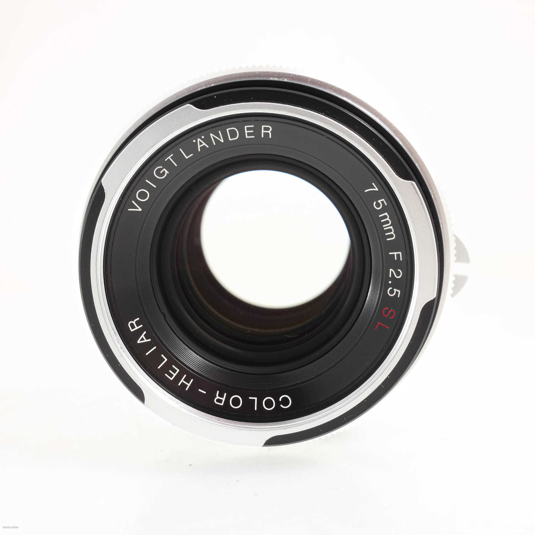 Voigtländer 75mm f/2.5 Color-Heliar SL (Nikon F/MF) Voigtländer 75mm f/2.5 Color-Heliar SL (Nikon F/MF)