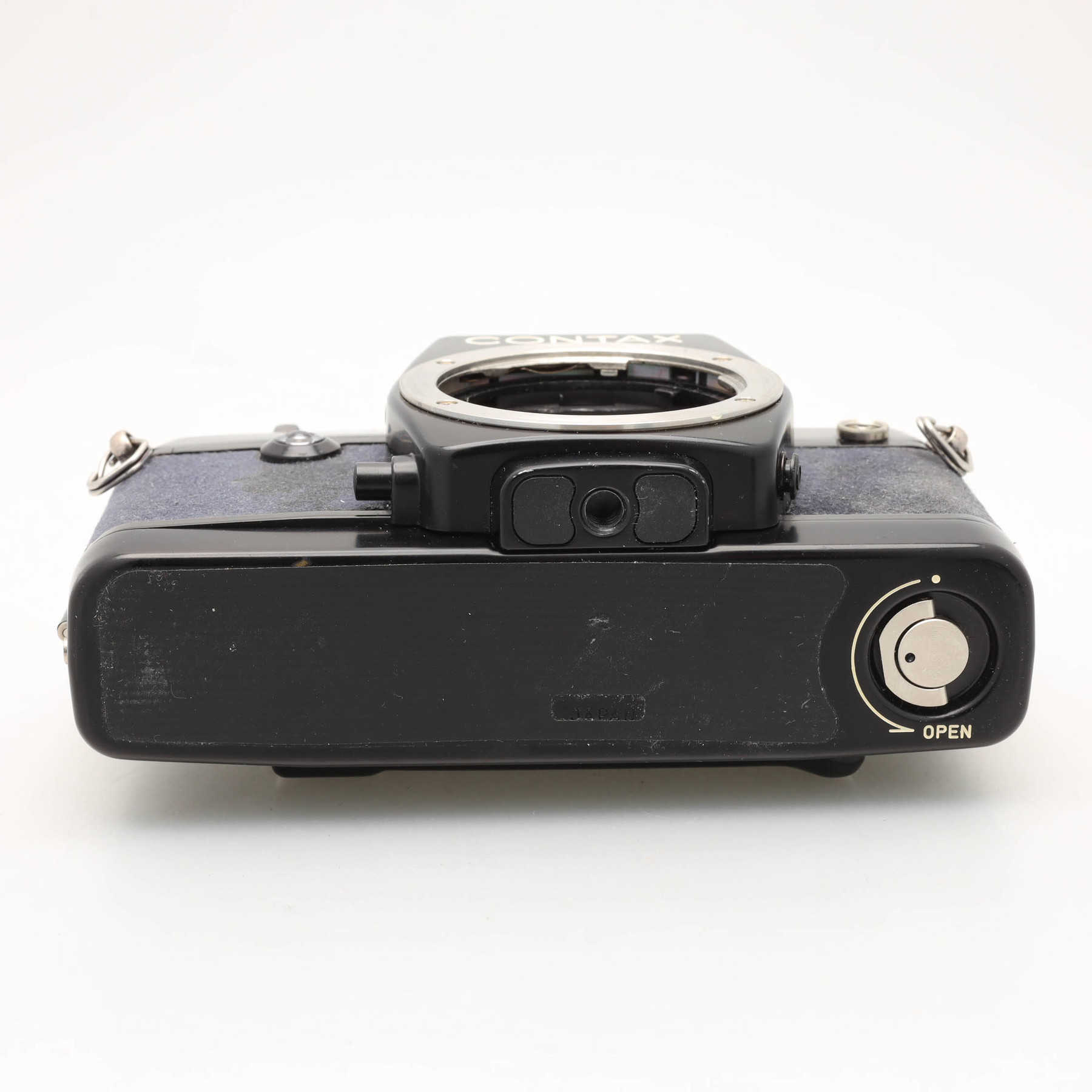 Contax 137 MA Quatz с объективом Yashica 50mm f/2 ML Contax 137 MA Quatz с объективом Yashica 50mm f/2 ML