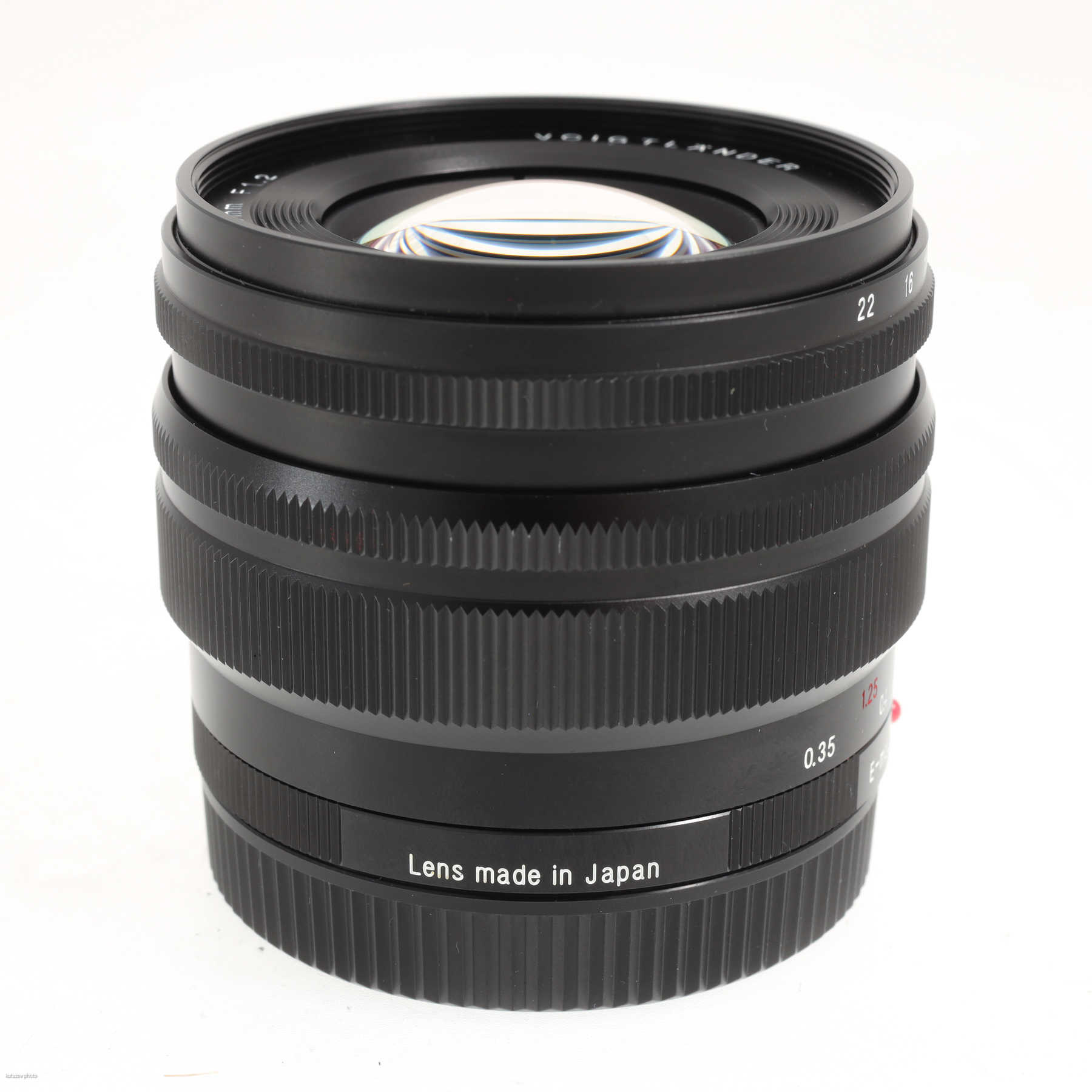 Voigtländer 40mm f/1.2 Nokton aspherical (Sony E-mount) Voigtländer 40mm f/1.2 Nokton aspherical (Sony E-mount)