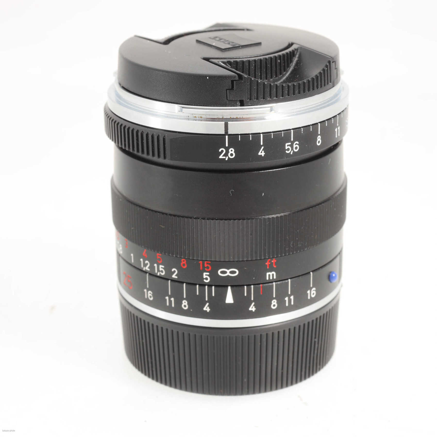 Zeiss Biogon 25mm f/2.8 T* ZM black Zeiss Biogon 25mm f/2.8 T* ZM black
