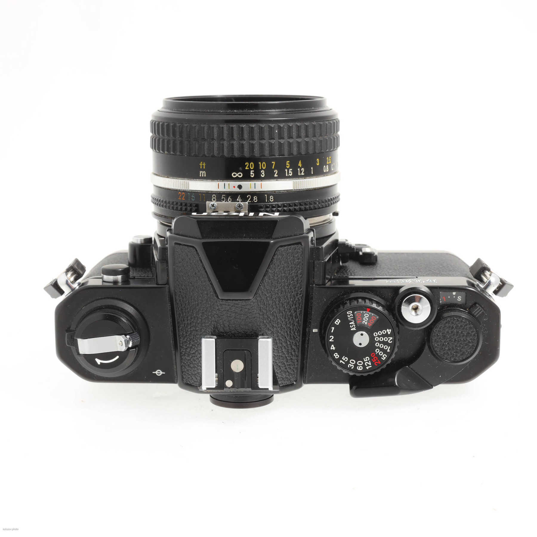 Nikon FM2 с объективом 50mm f/1.8 Nikkor AI-S Nikon FM2 с объективом 50mm f/1.8 Nikkor AI-S