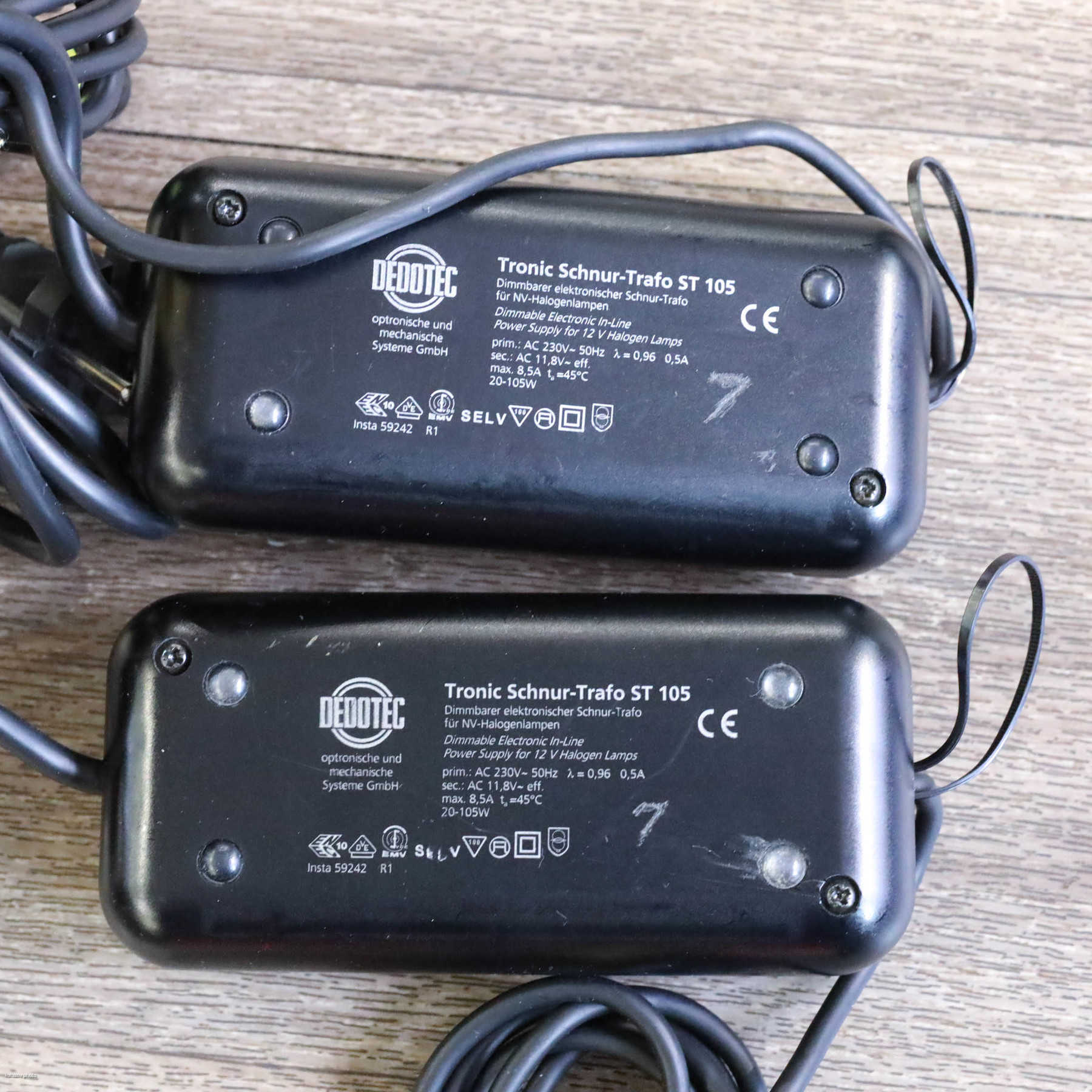 Dedolight DLH4 (2 шт) + Lowel V-Light Dedolight DLH4 (2 шт) + Lowel V-Light