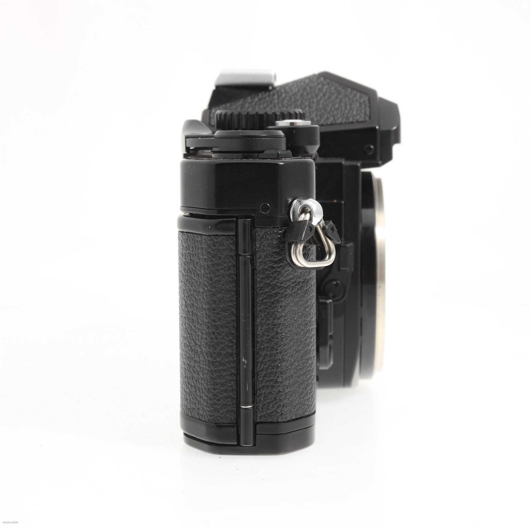 Nikon FM2 с объективом 50mm f/1.8 Nikkor AI-S Nikon FM2 с объективом 50mm f/1.8 Nikkor AI-S