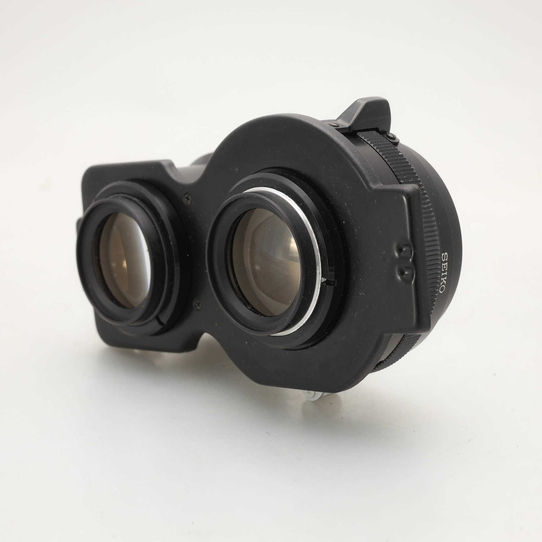 Mamiya C3 Professional с объективом 80mm f/2.8 и запасом плёнки Mamiya C3 Professional с объективом 80mm f/2.8 и запасом плёнки