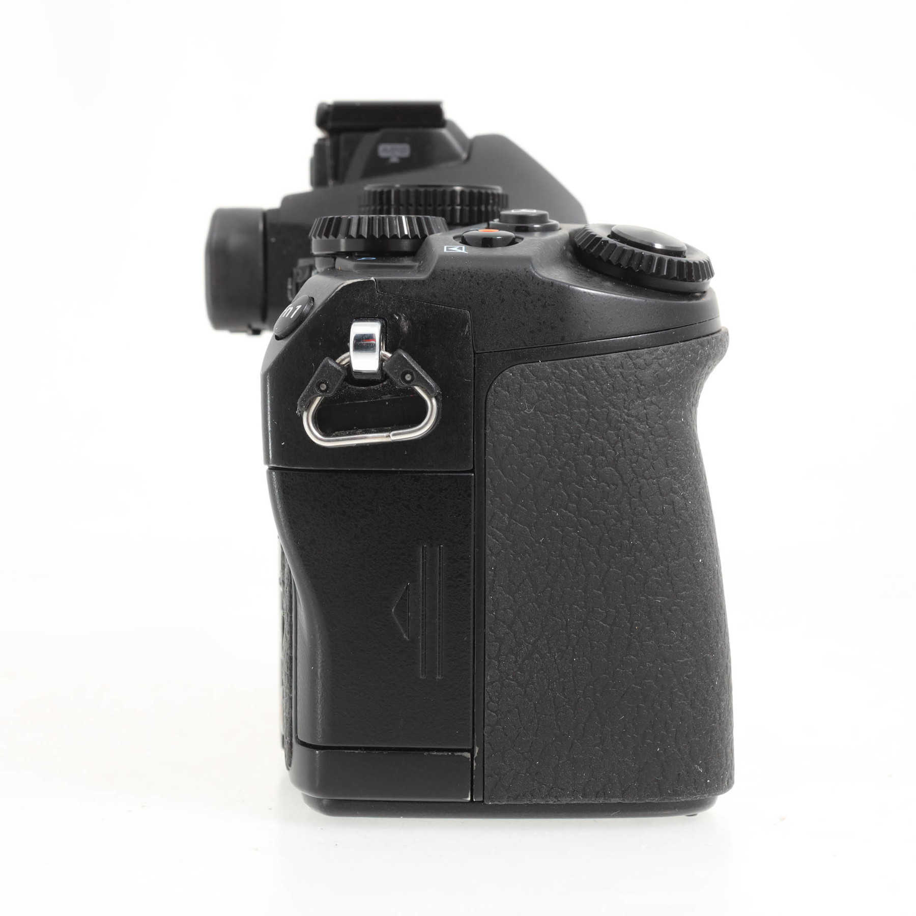 Olympus OM-D E-M1 с вертикальной рукояткой HLD-7 Olympus OM-D E-M1 с вертикальной рукояткой HLD-7