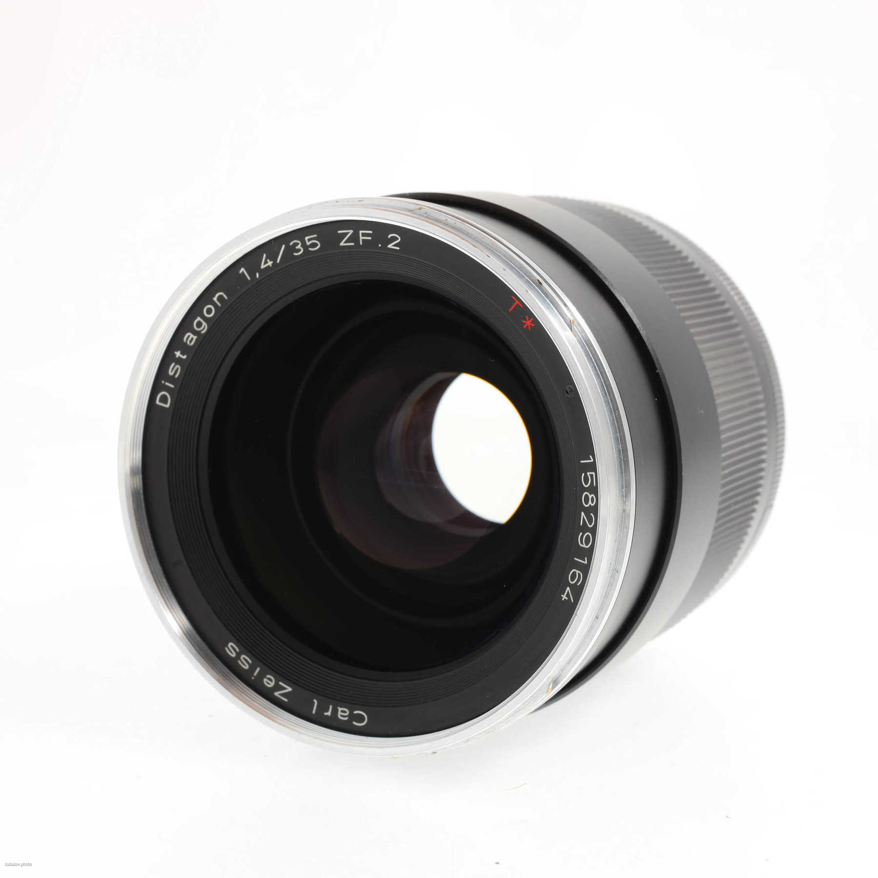 Zeiss 35mm f/1.4 T* Distagon ZF.2 Zeiss 35mm f/1.4 T* Distagon ZF.2