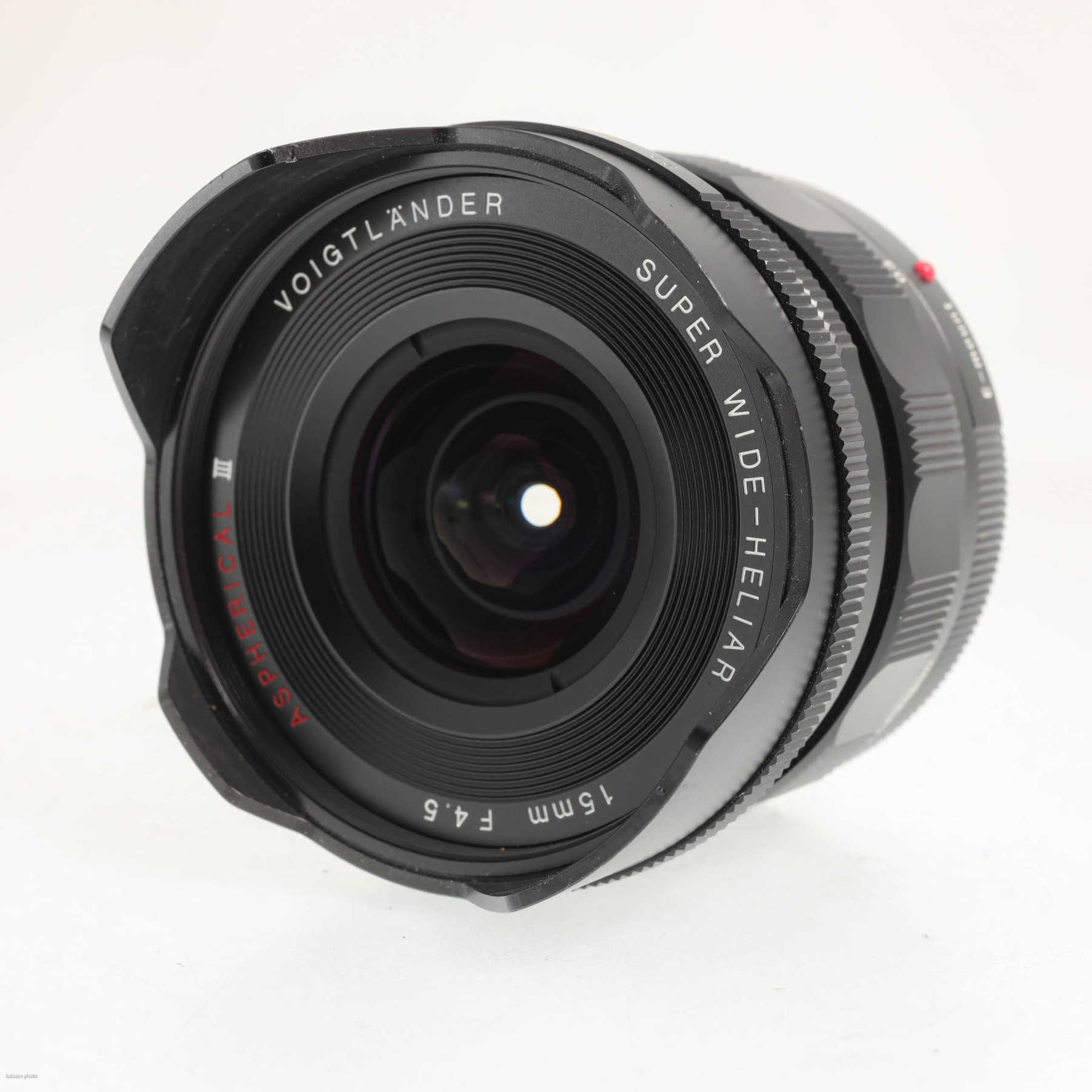 Voigtländer Super Wide-Heliar 15mm f/4.5 Aspherical III (Sony E) Voigtländer Super Wide-Heliar 15mm f/4.5 Aspherical III (Sony E)