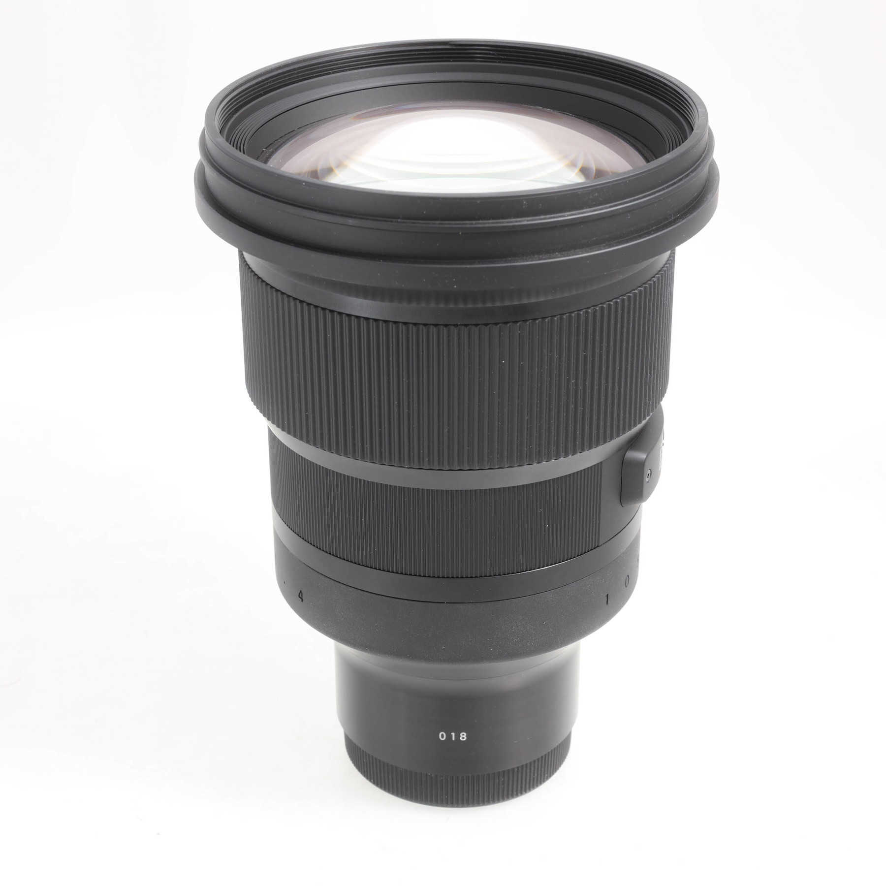 Sigma 105mm f/1.4 DG (Sony E) Sigma 105mm f/1.4 DG (Sony E)