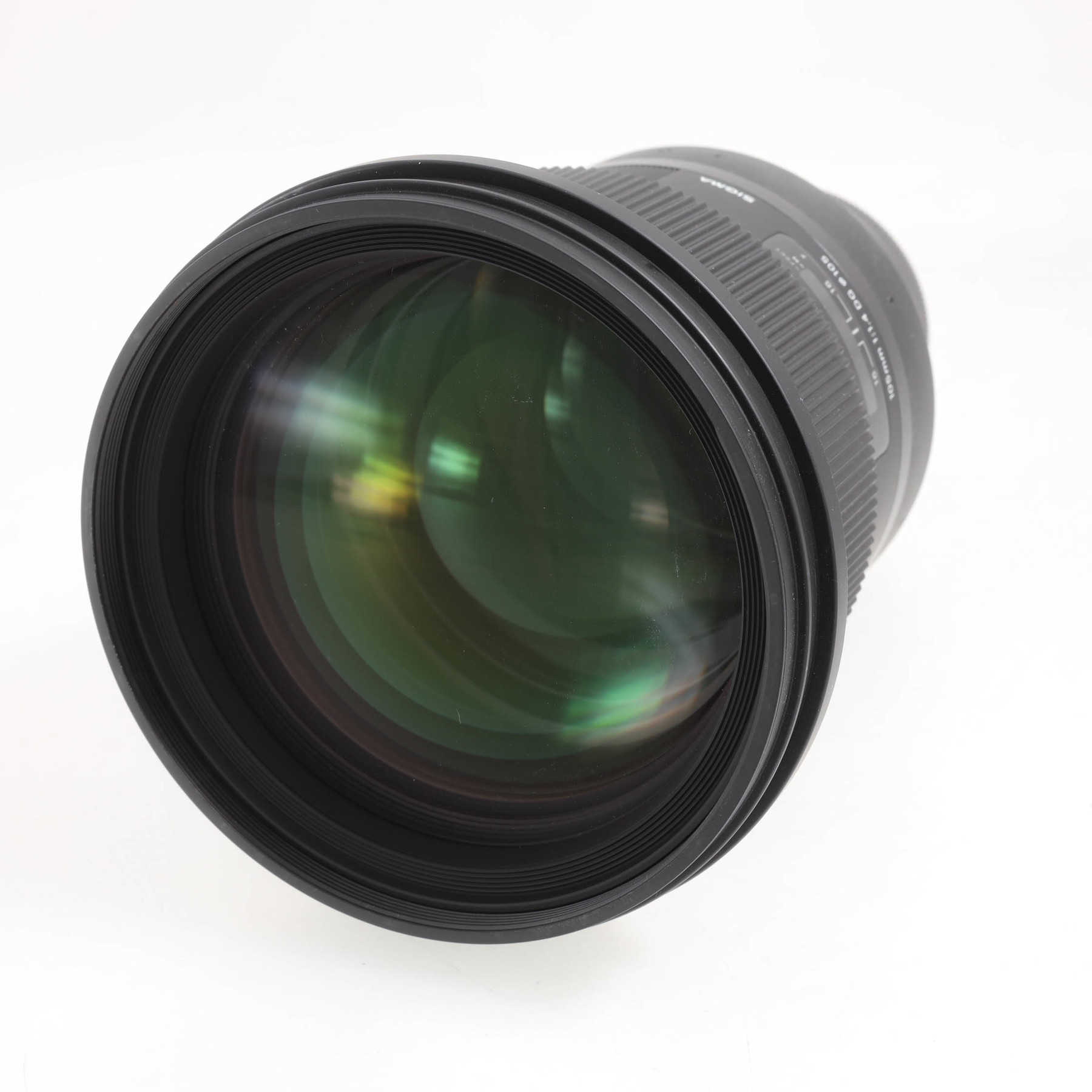 Sigma 105mm f/1.4 DG (Sony E) Sigma 105mm f/1.4 DG (Sony E)