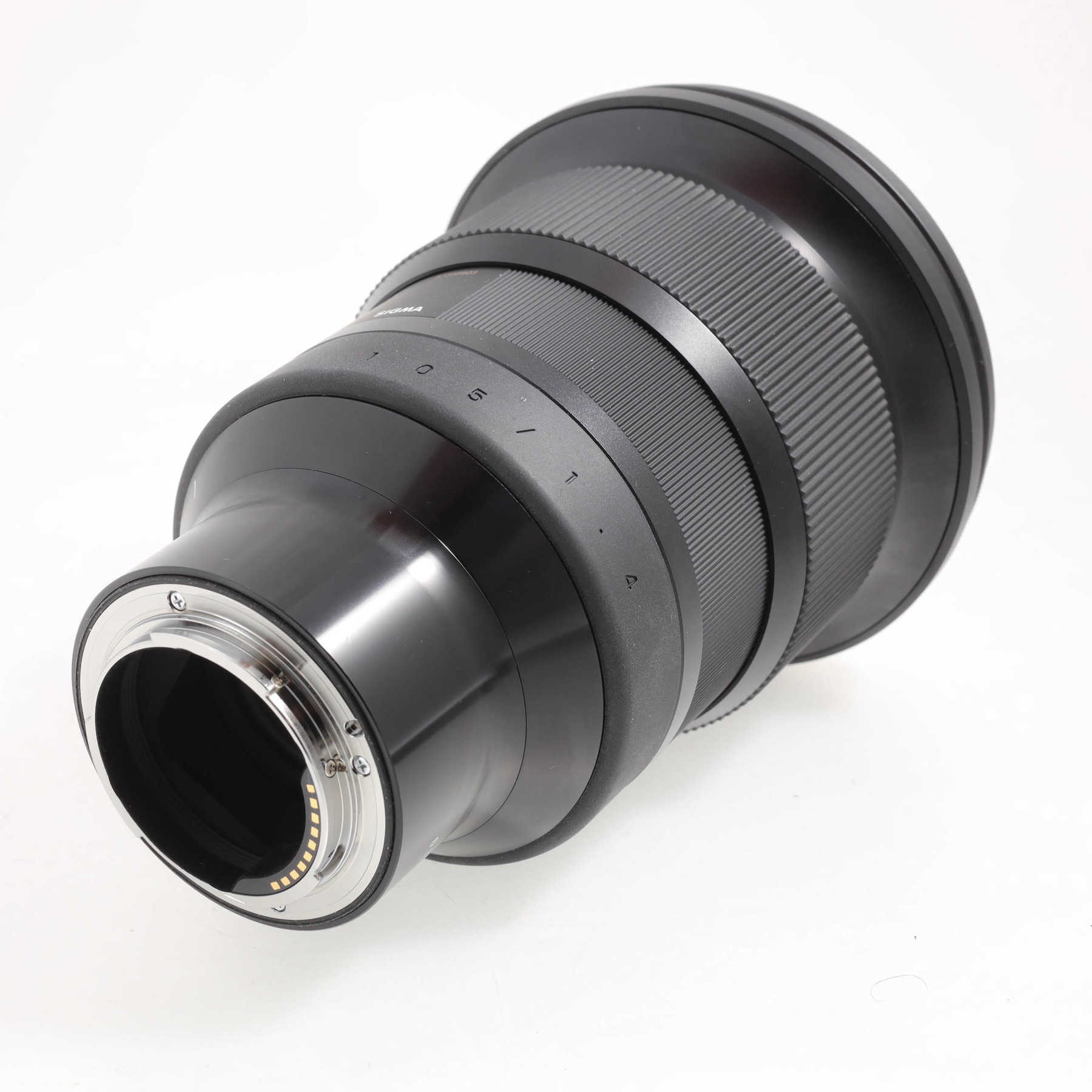 Sigma 105mm f/1.4 DG (Sony E) Sigma 105mm f/1.4 DG (Sony E)