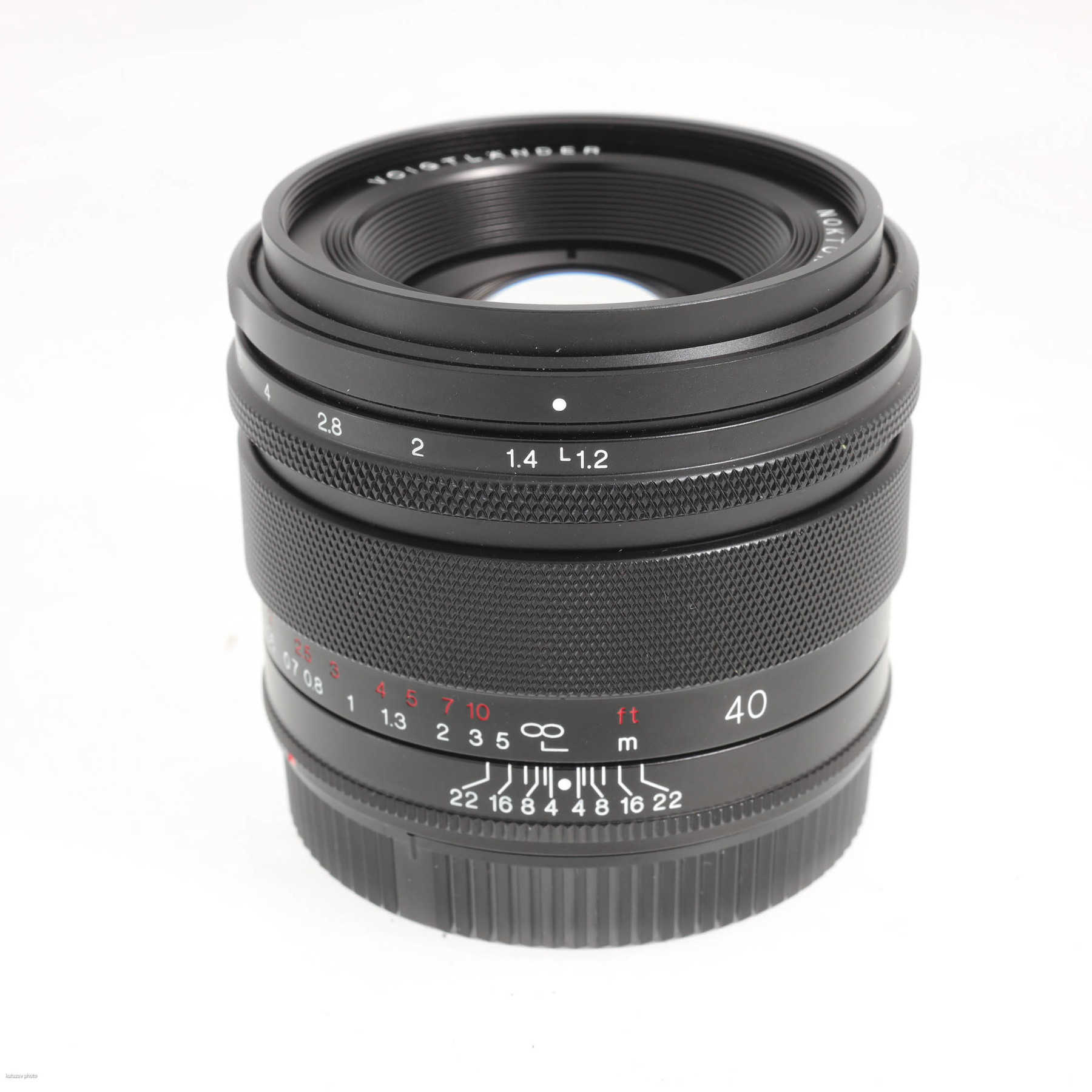 Voigtländer 40mm f/1.2 Nokton aspherical (Canon RF) Voigtländer 40mm f/1.2 Nokton aspherical (Canon RF)