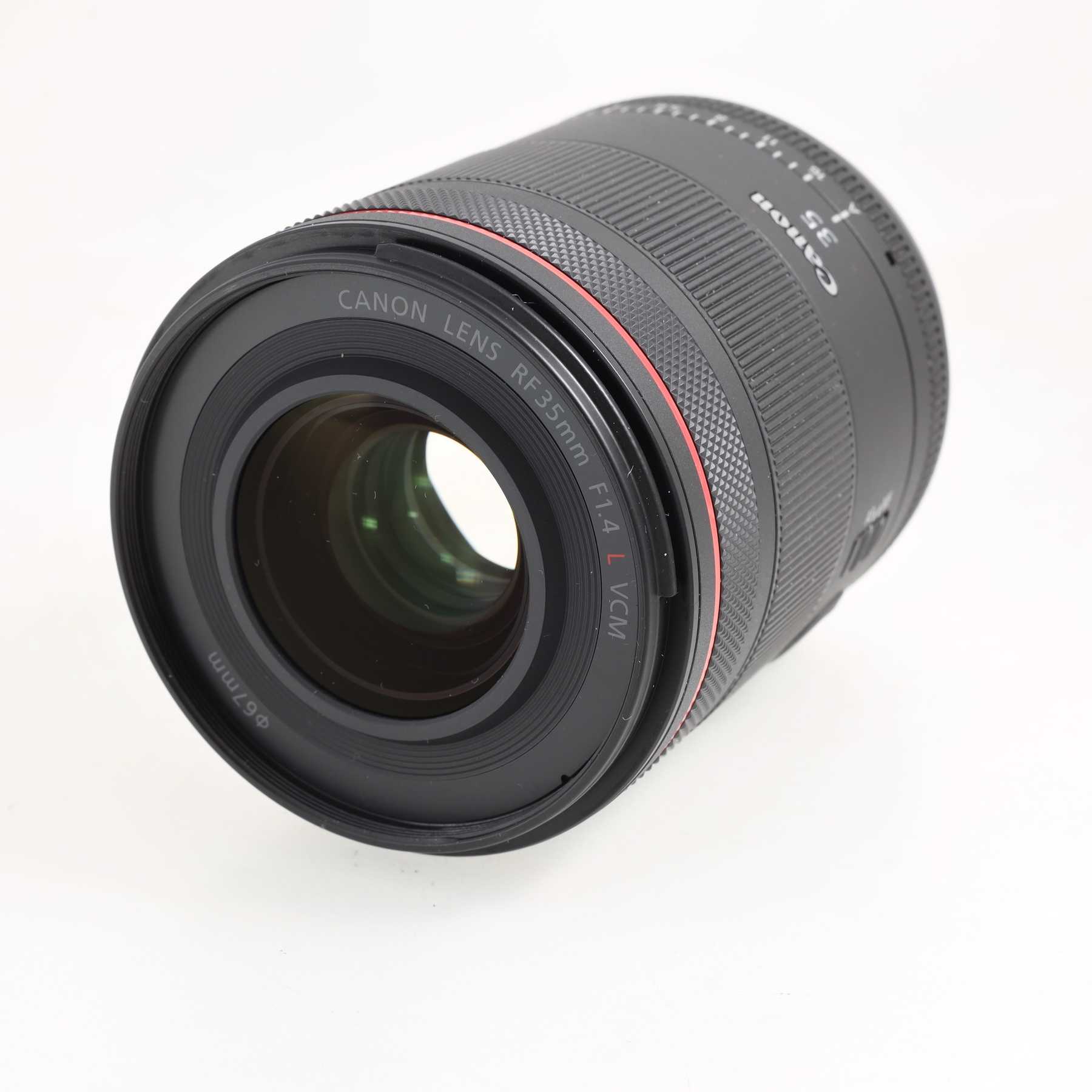 Canon RF 35mm f/1.4 L VCM Canon RF 35mm f/1.4 L VCM