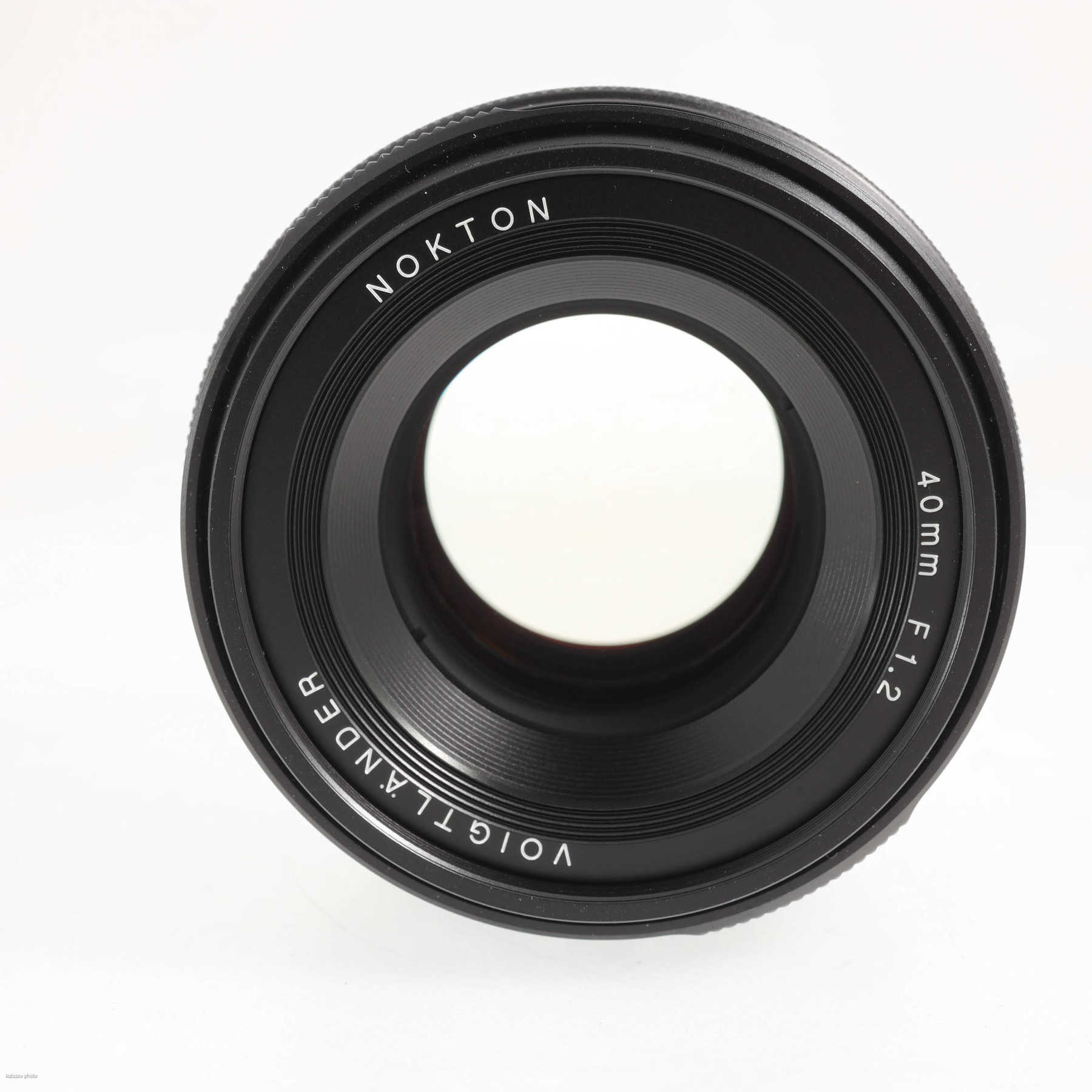 Voigtländer 40mm f/1.2 Nokton aspherical (Canon RF) Voigtländer 40mm f/1.2 Nokton aspherical (Canon RF)
