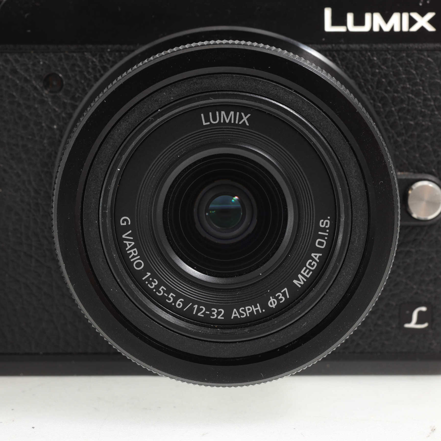 Panasonic DMC-GX80 с объективом 12-32mm f/3.5-5.6 Lumix G.Vario ASPH Panasonic DMC-GX80 с объективом 12-32mm f/3.5-5.6 Lumix G.Vario ASPH