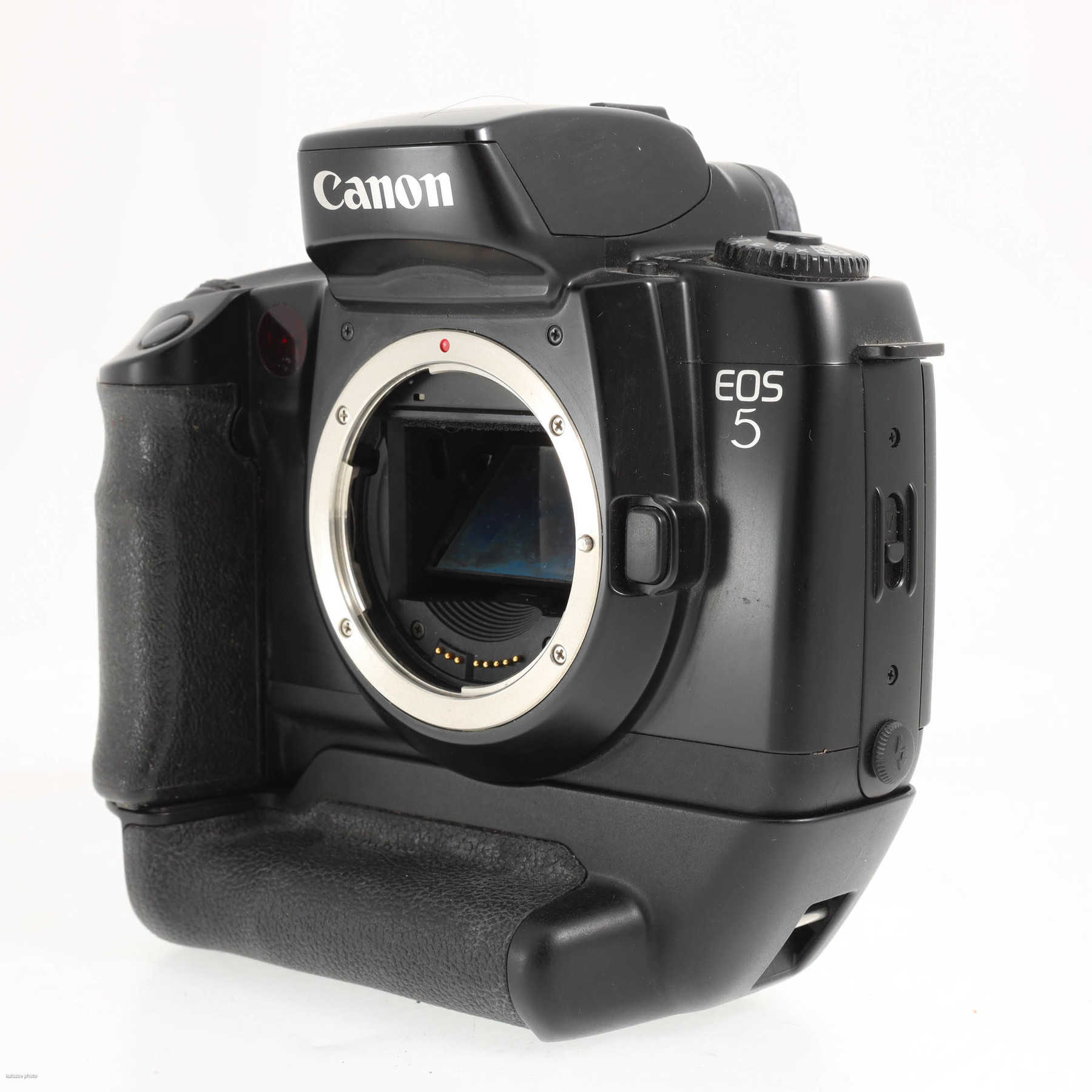 Canon EOS 5 с вертикальной рукояткой Canon EOS 5 с вертикальной рукояткой