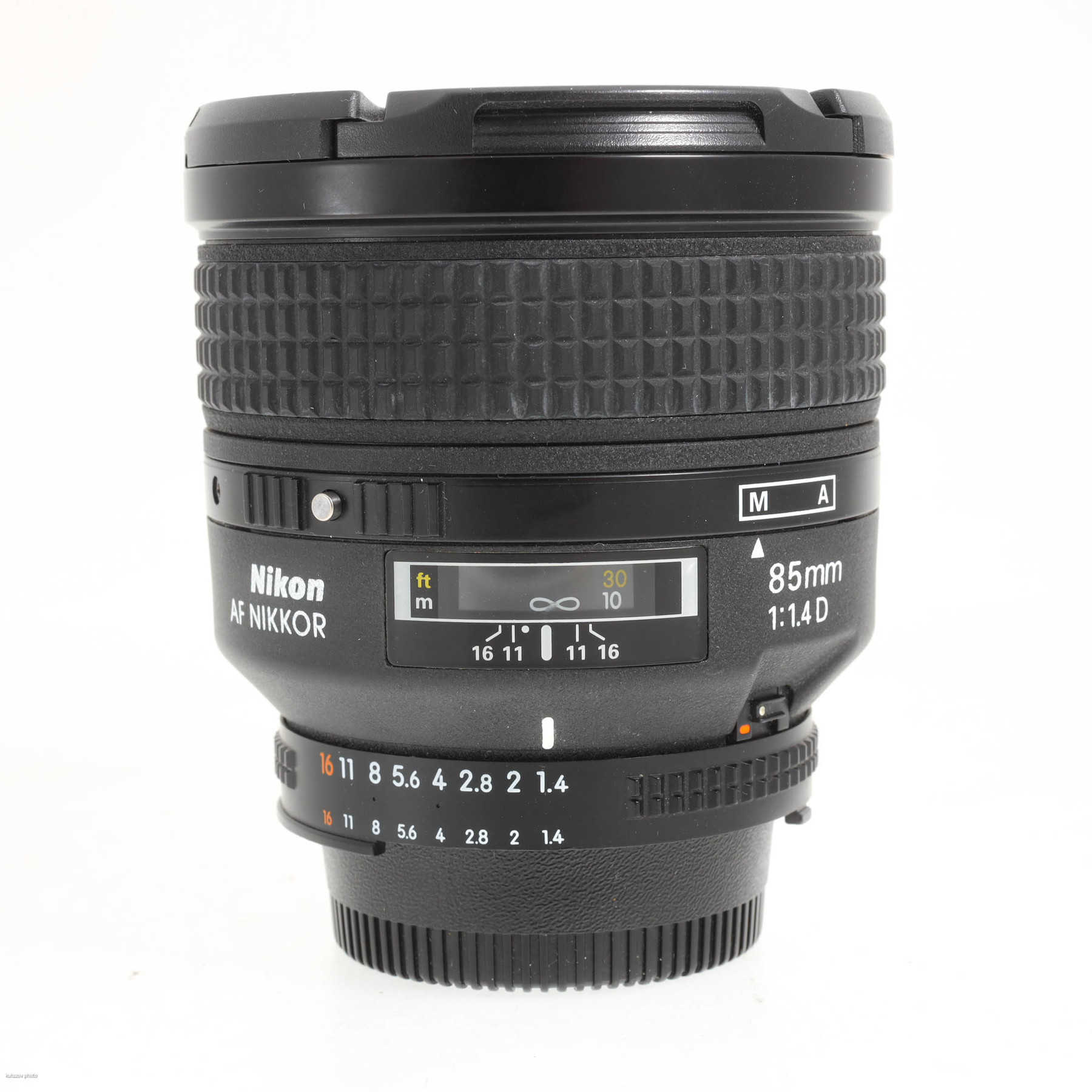 Nikon AF Nikkor 85mm f/1.4D Nikon AF Nikkor 85mm f/1.4D