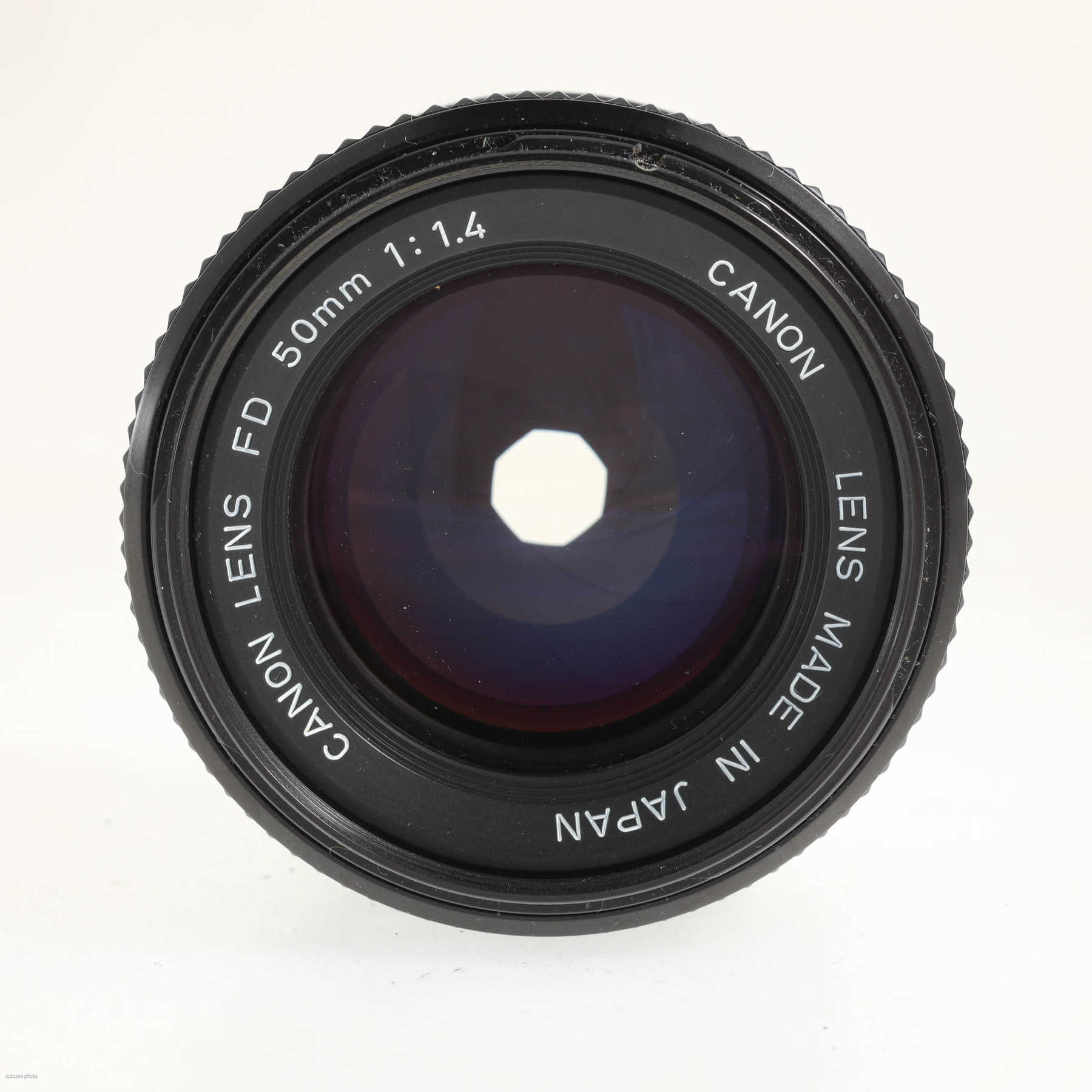 Canon F-1 с объективом FD 50mm f/1.4 Canon F-1 с объективом FD 50mm f/1.4