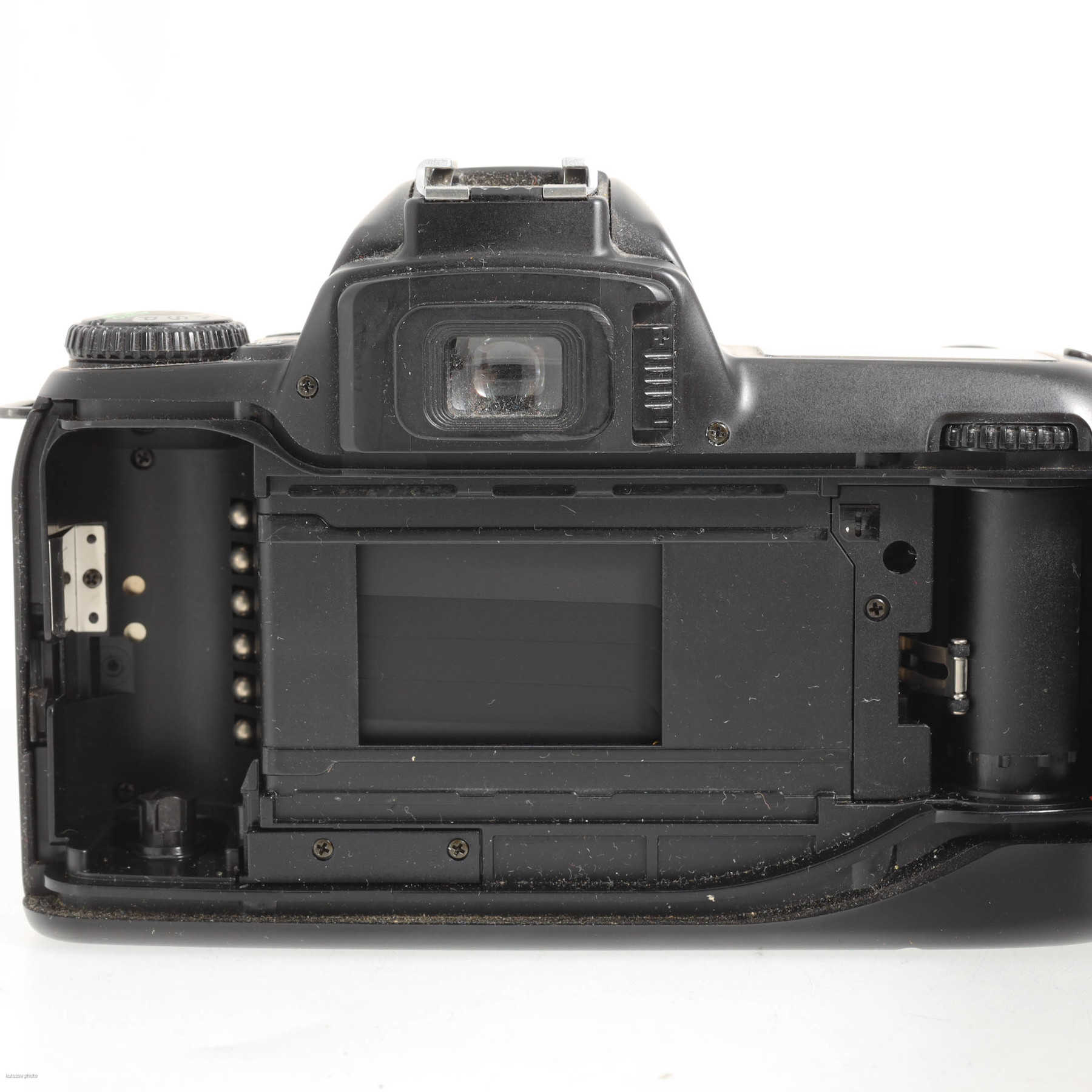 Nikon F65 с вертикальной рукояткой MB-17 Nikon F65 с вертикальной рукояткой MB-17