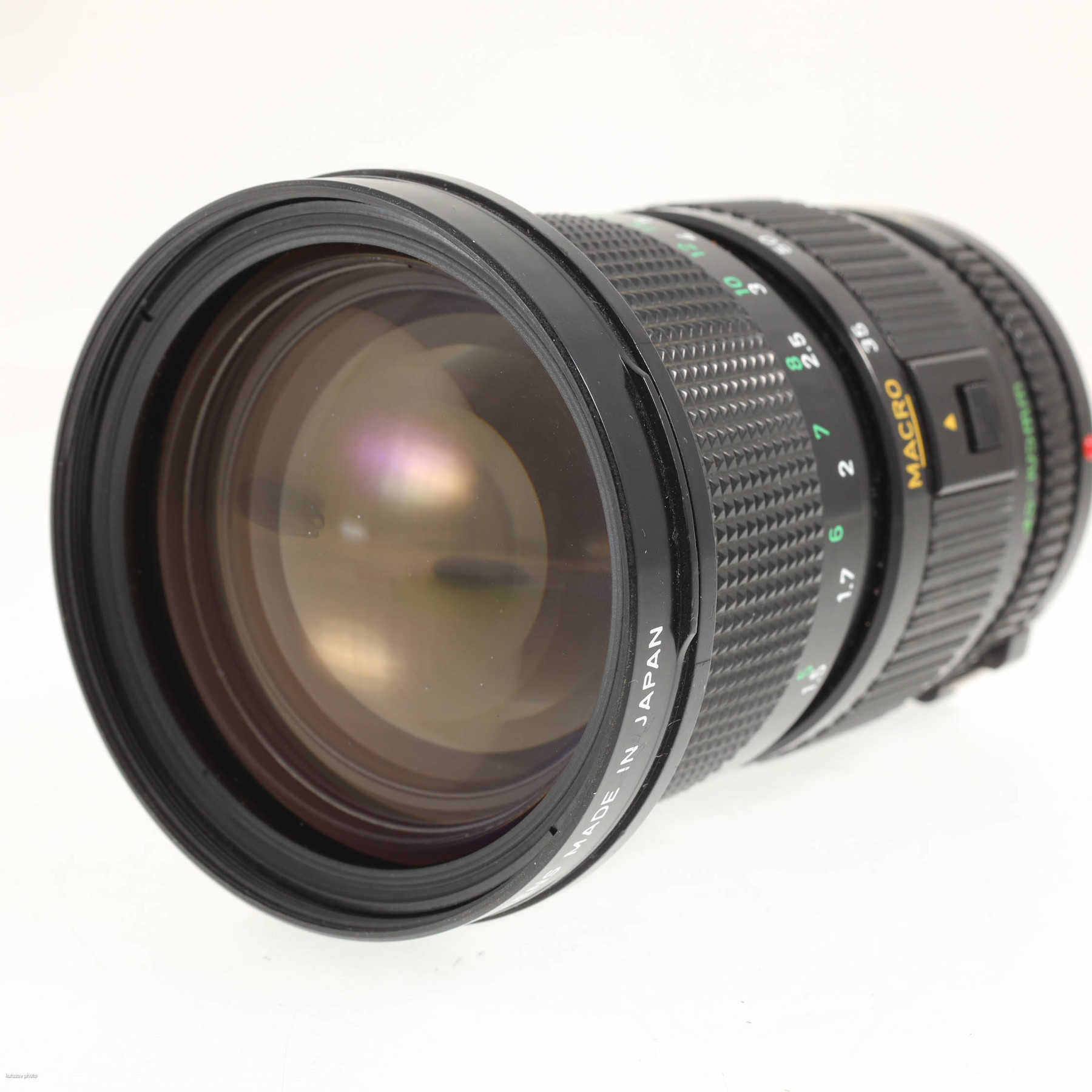 Canon FD 35-105mm f/3.5 Canon FD 35-105mm f/3.5