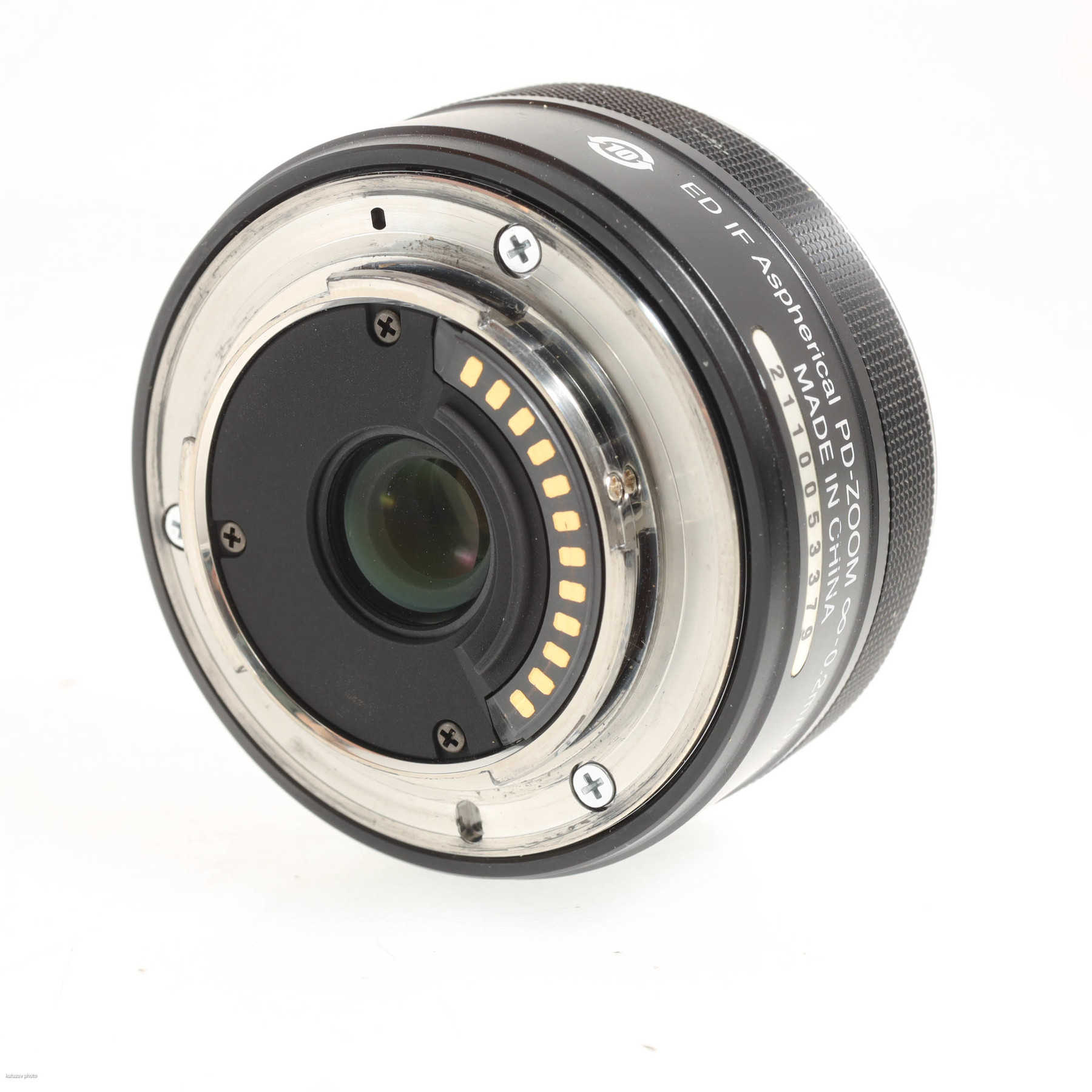 Nikon 1 J5 с объективом 10-30mm f/3.5-5.6 VR Nikon 1 J5 с объективом 10-30mm f/3.5-5.6 VR