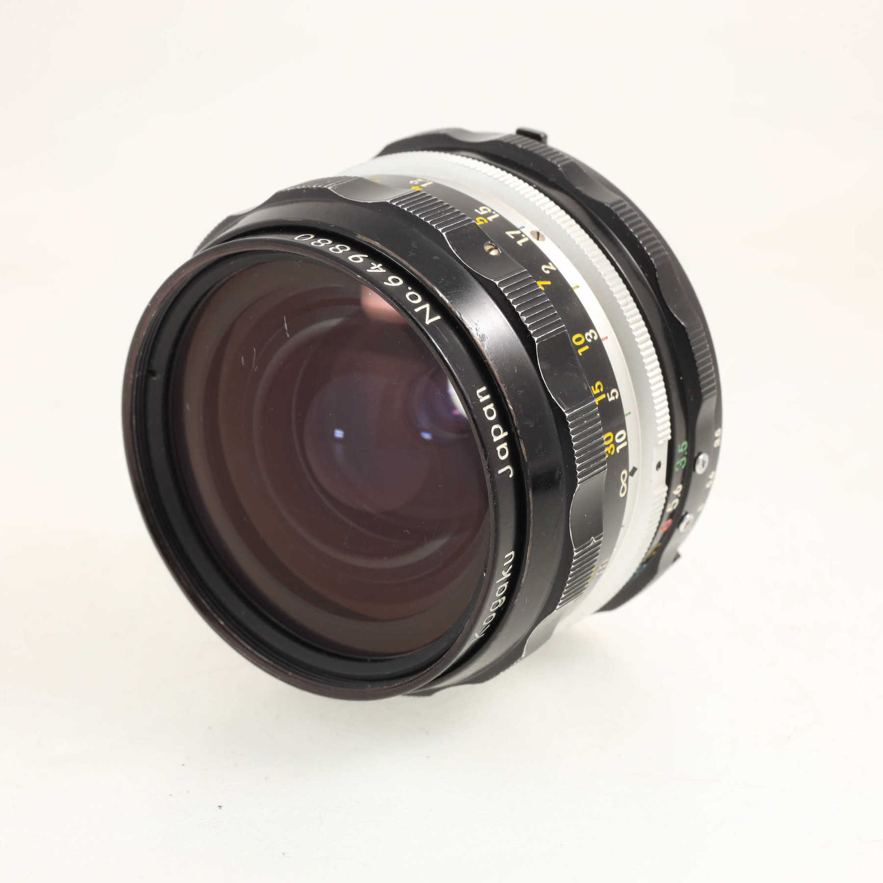 Nikon 28mm f/3.5 NIkkor-H Nikon 28mm f/3.5 NIkkor-H