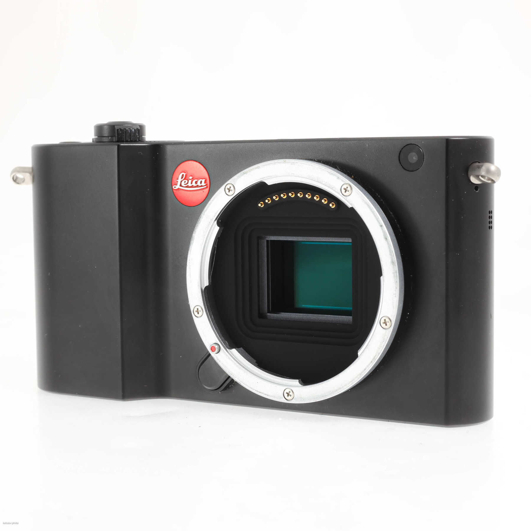 Leica TL2 с объективом 18-56mm f/3.5-5.6 ASPH Vario-Elmar-TL Leica TL2 с объективом 18-56mm f/3.5-5.6 ASPH Vario-Elmar-TL