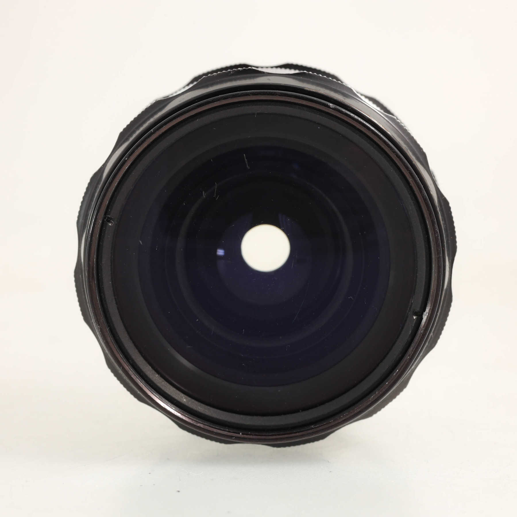 Nikon 28mm f/3.5 NIkkor-H Nikon 28mm f/3.5 NIkkor-H