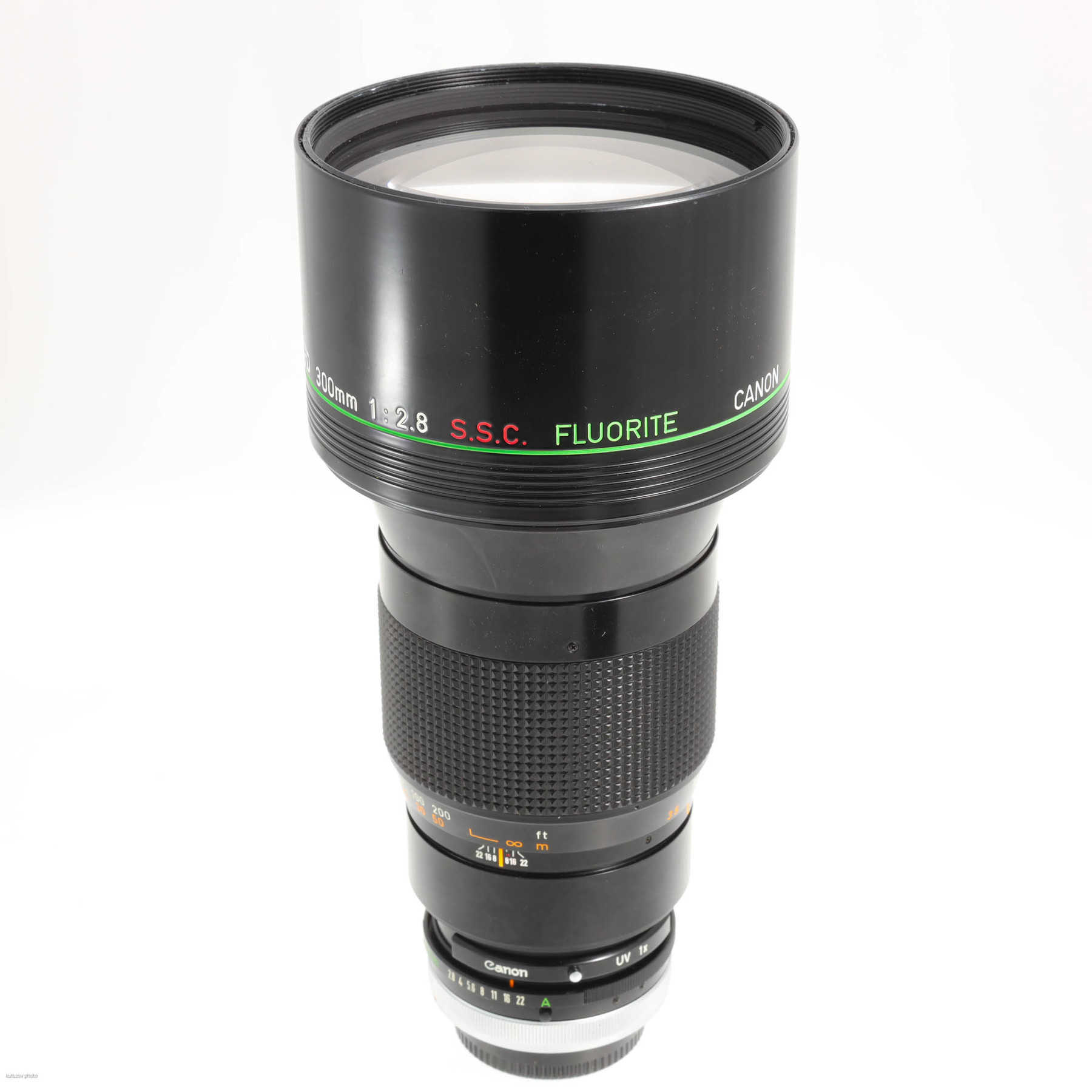 Canon FD 300mm f/2.8 S.S.C. Fluorite Canon FD 300mm f/2.8 S.S.C. Fluorite
