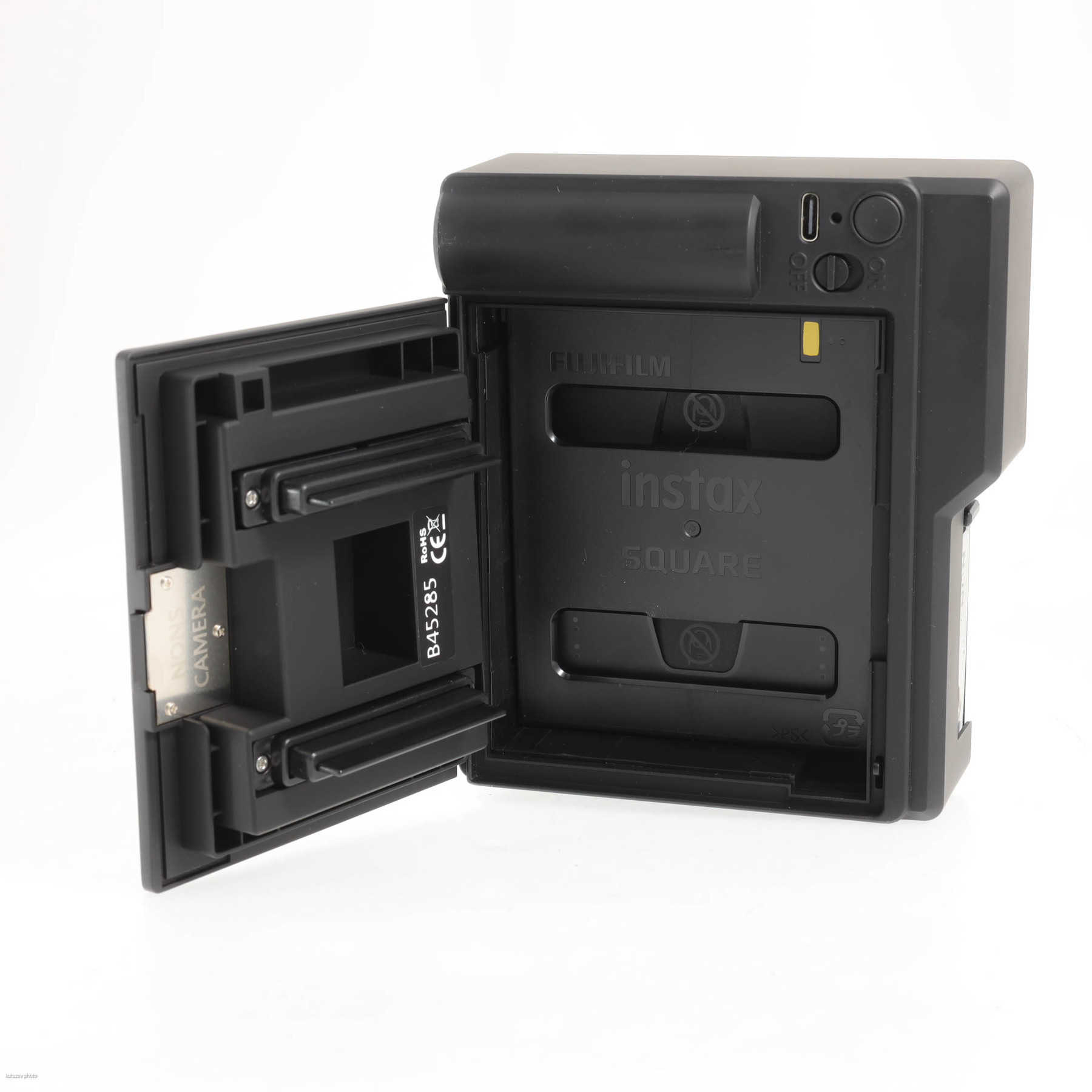 Nons адаптер для материалов Fujifilm Instax Square (Hasselblad V) Nons адаптер для материалов Fujifilm Instax Square (Hasselblad V)