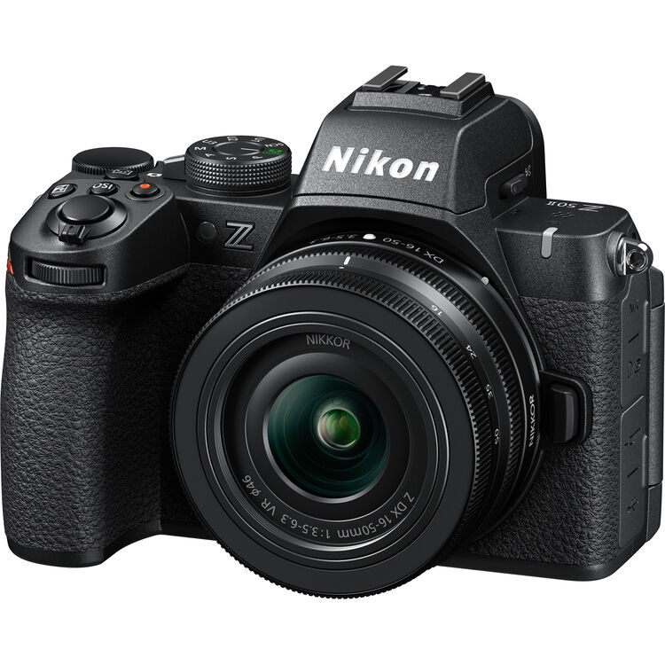 Nikon Z50 II  с объективами 16-50mm и 50-250mm