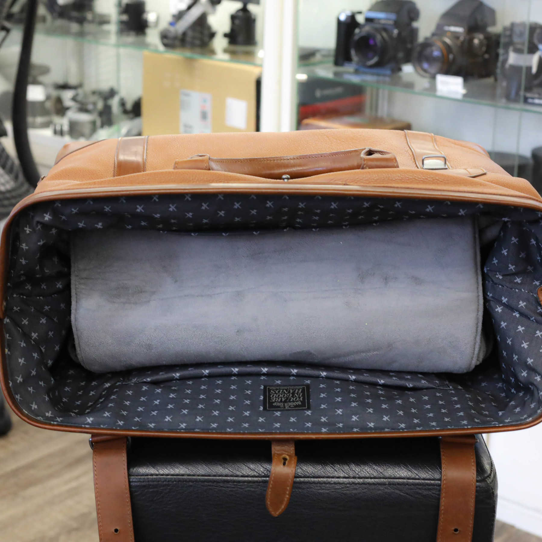 Сумка Barber Shop Quiff Doctor Camera Bag Сумка Barber Shop Quiff Doctor Camera Bag