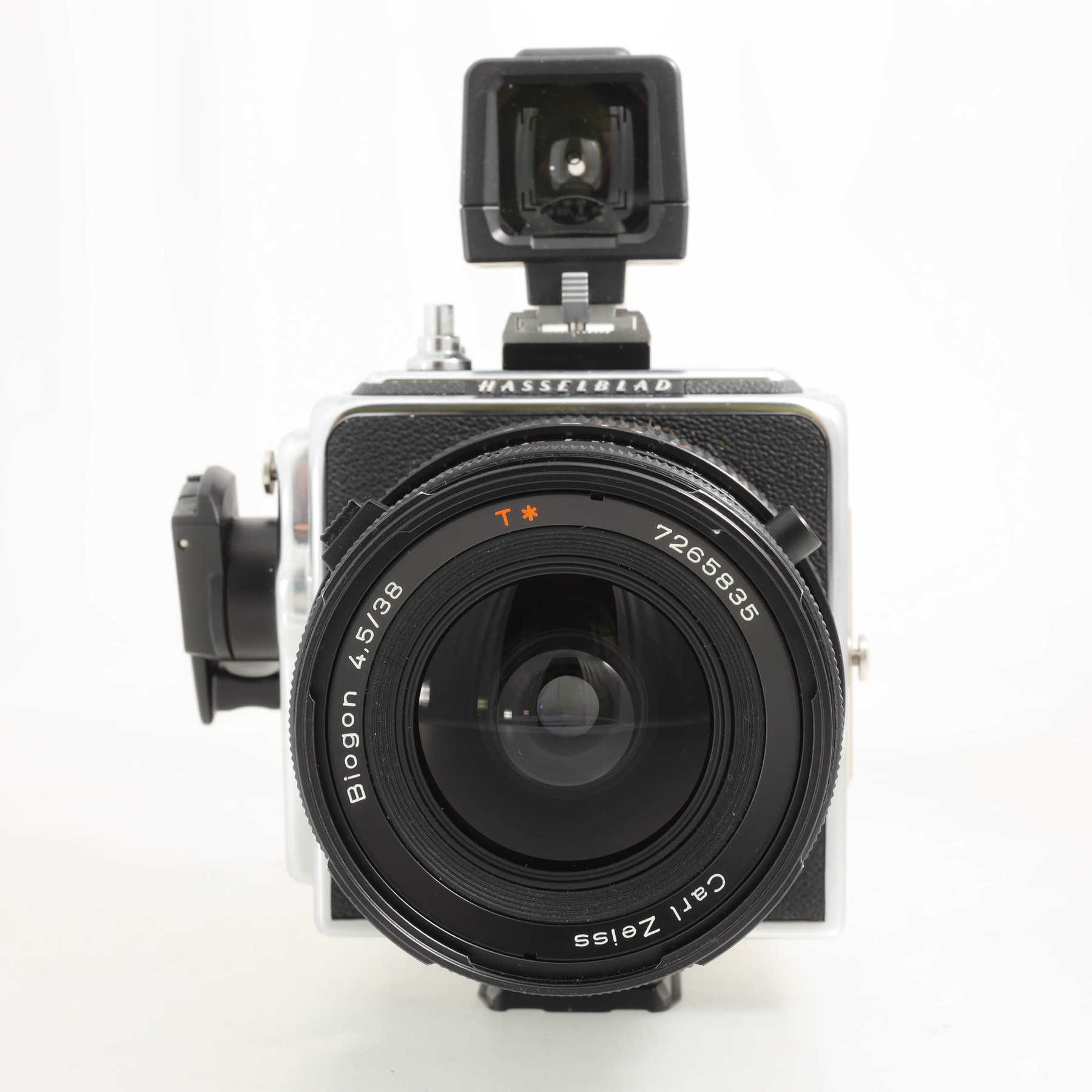 Hasselblad 903SWC (Carl Zeiss Biogon 38mm f/4.5) Hasselblad 903SWC (Carl Zeiss Biogon 38mm f/4.5)