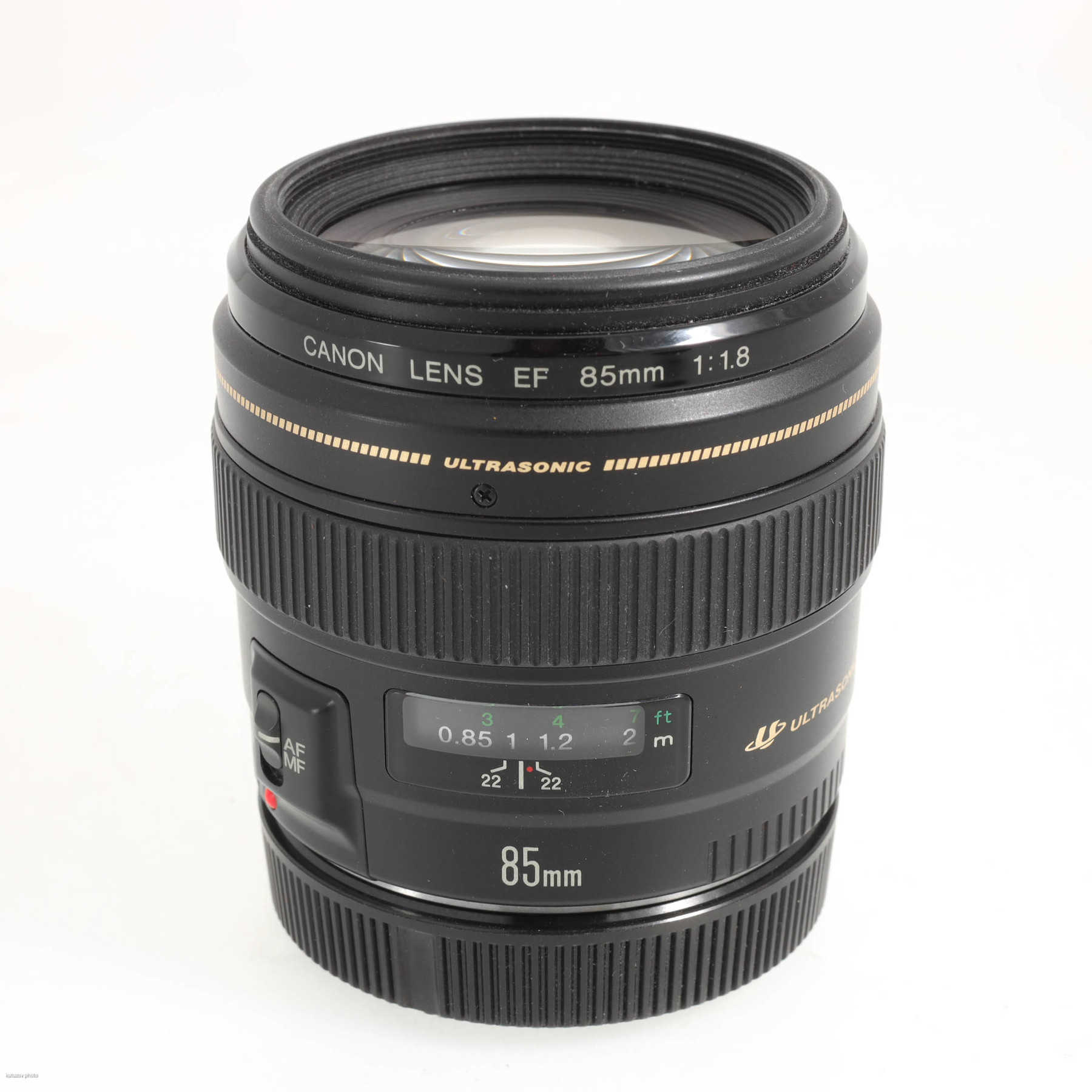 Canon EF 85mm f/1.8 USM Canon EF 85mm f/1.8 USM