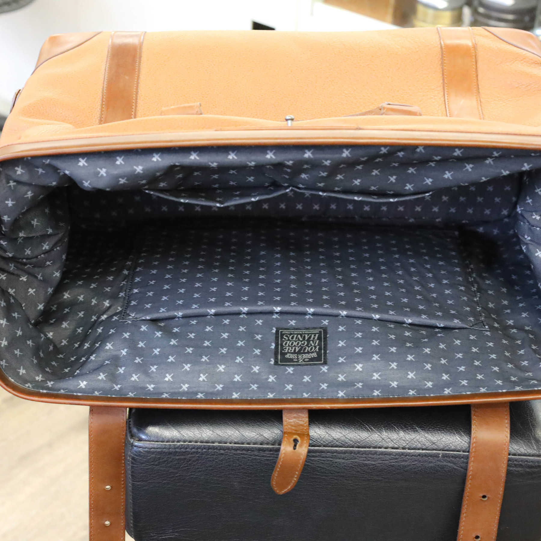 Сумка Barber Shop Quiff Doctor Camera Bag Сумка Barber Shop Quiff Doctor Camera Bag